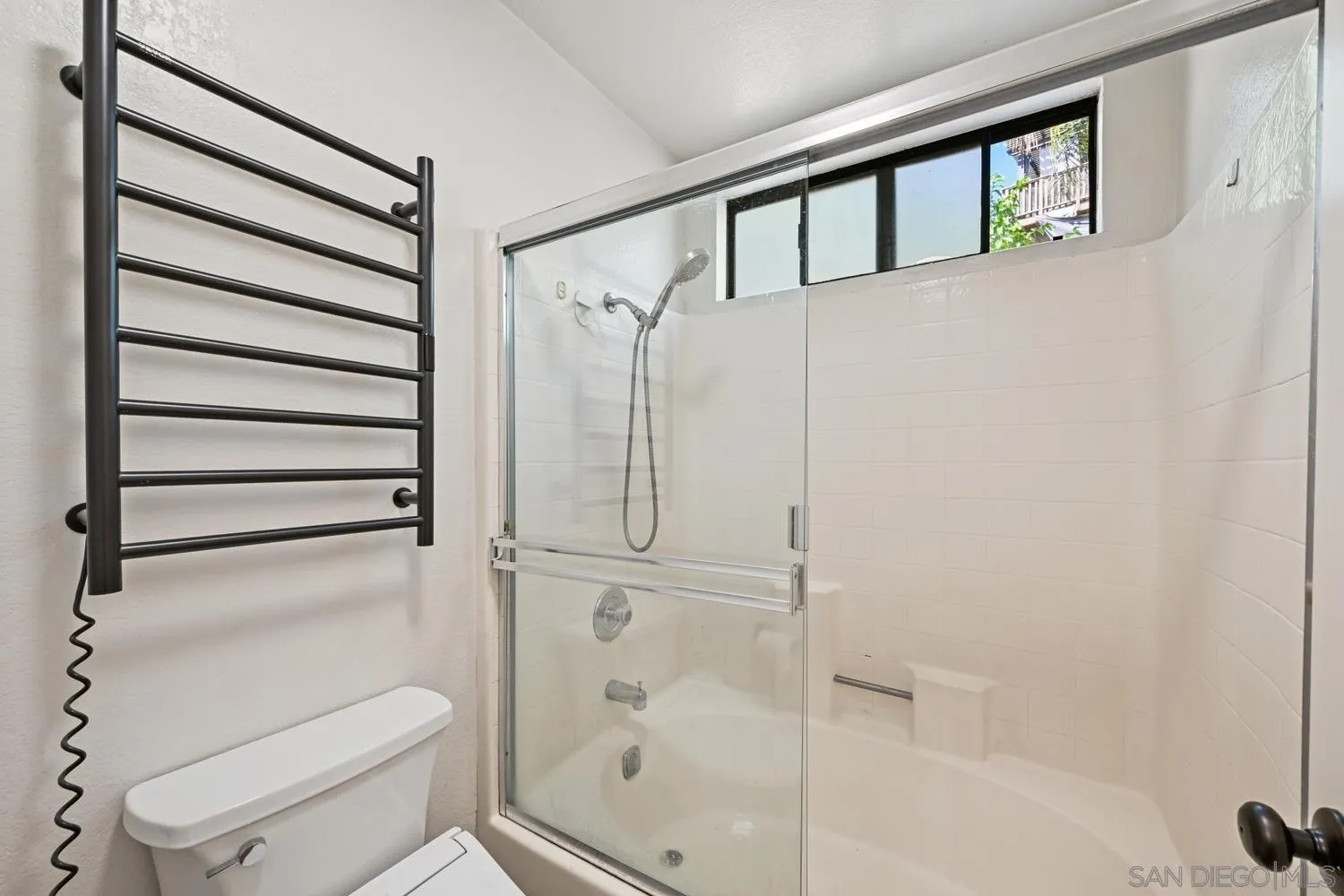 https://cdn.realtyfeed.com/cdn/127/260022834/5a3786296692e9343c23330d2a040070.webp