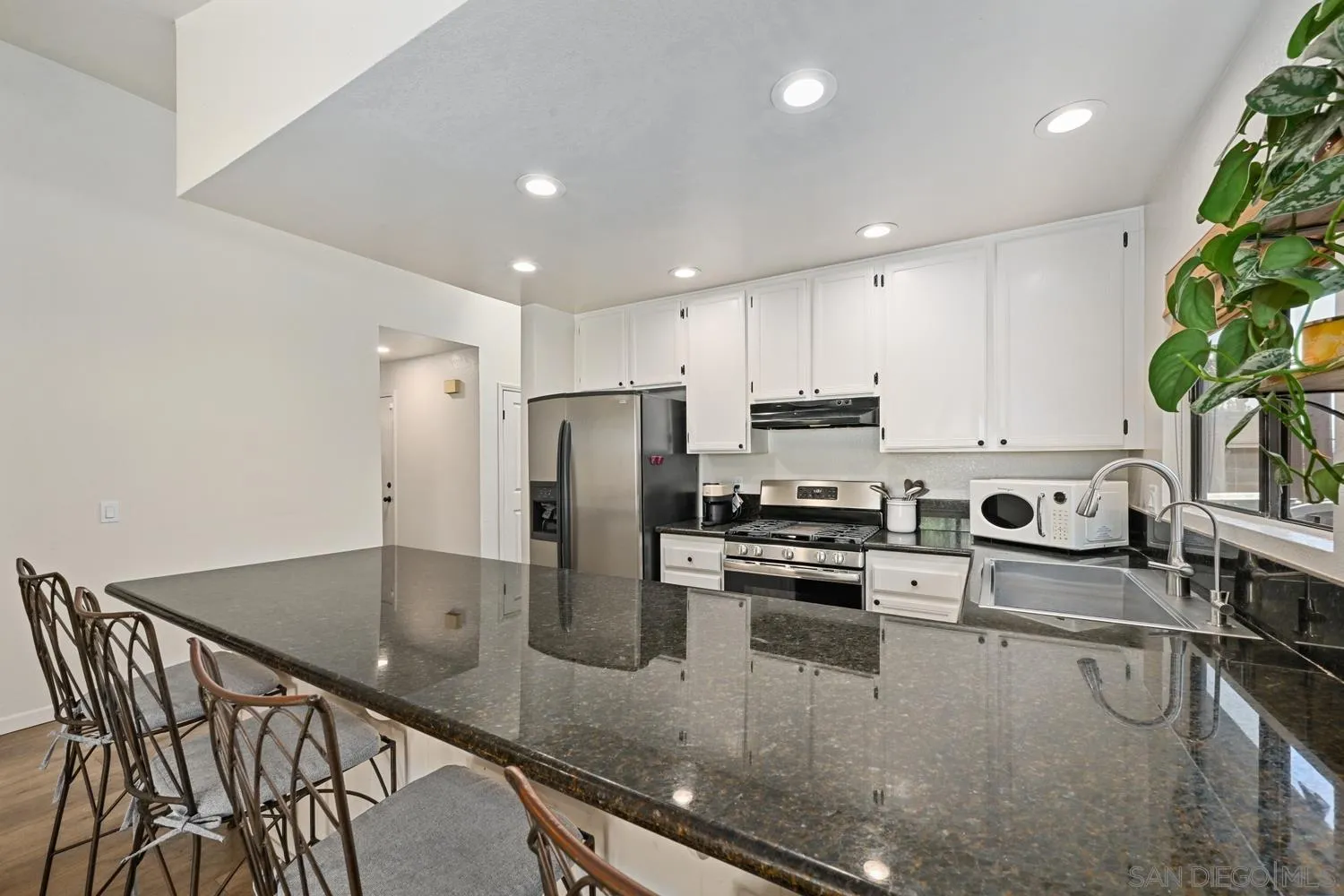 https://cdn.realtyfeed.com/cdn/127/260022834/bd20a365d331723b3243d5a08c5b9bb1.webp