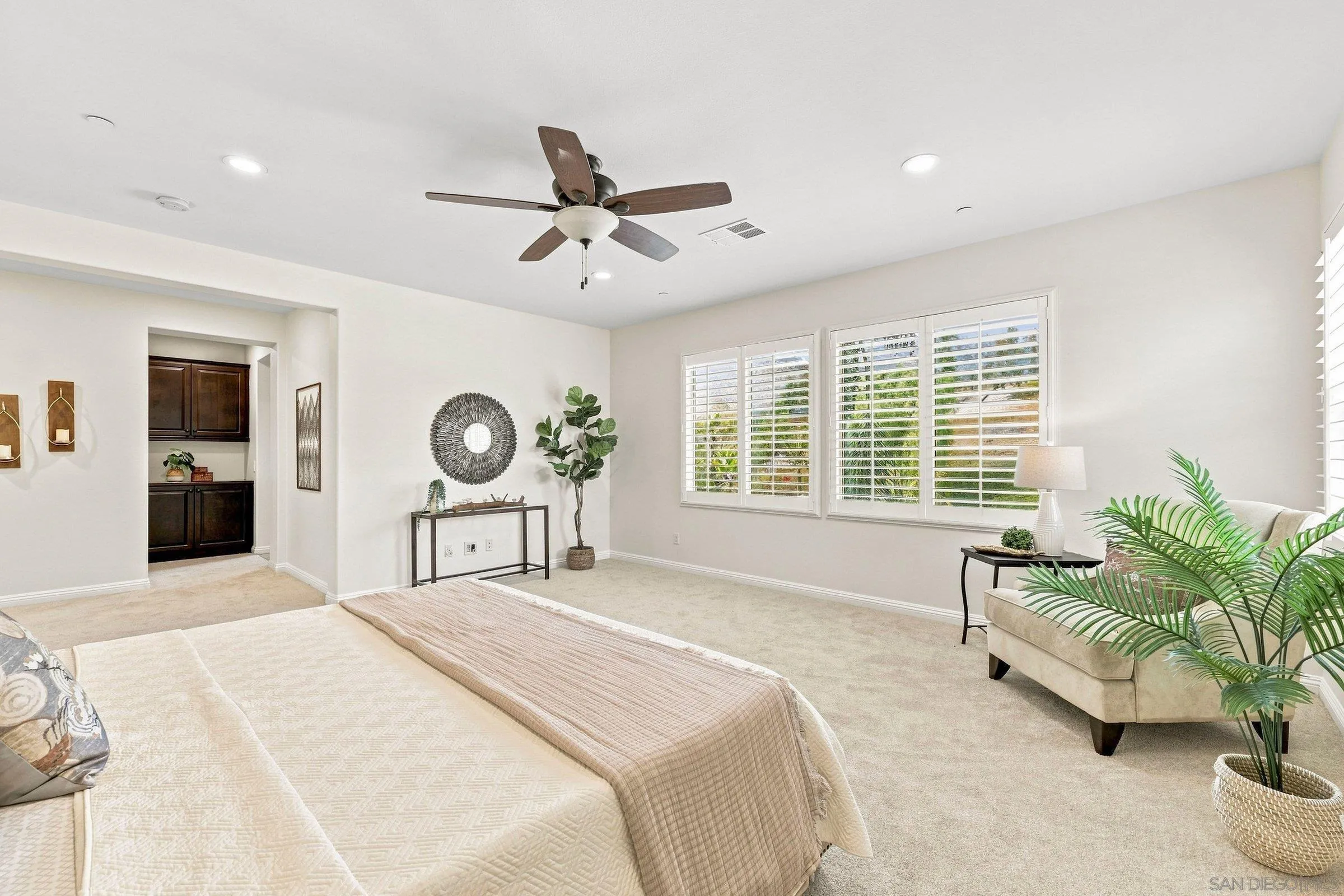 https://cdn.realtyfeed.com/cdn/127/260022835/352a55aa7957ae38b9af422ce3bbef9b.webp