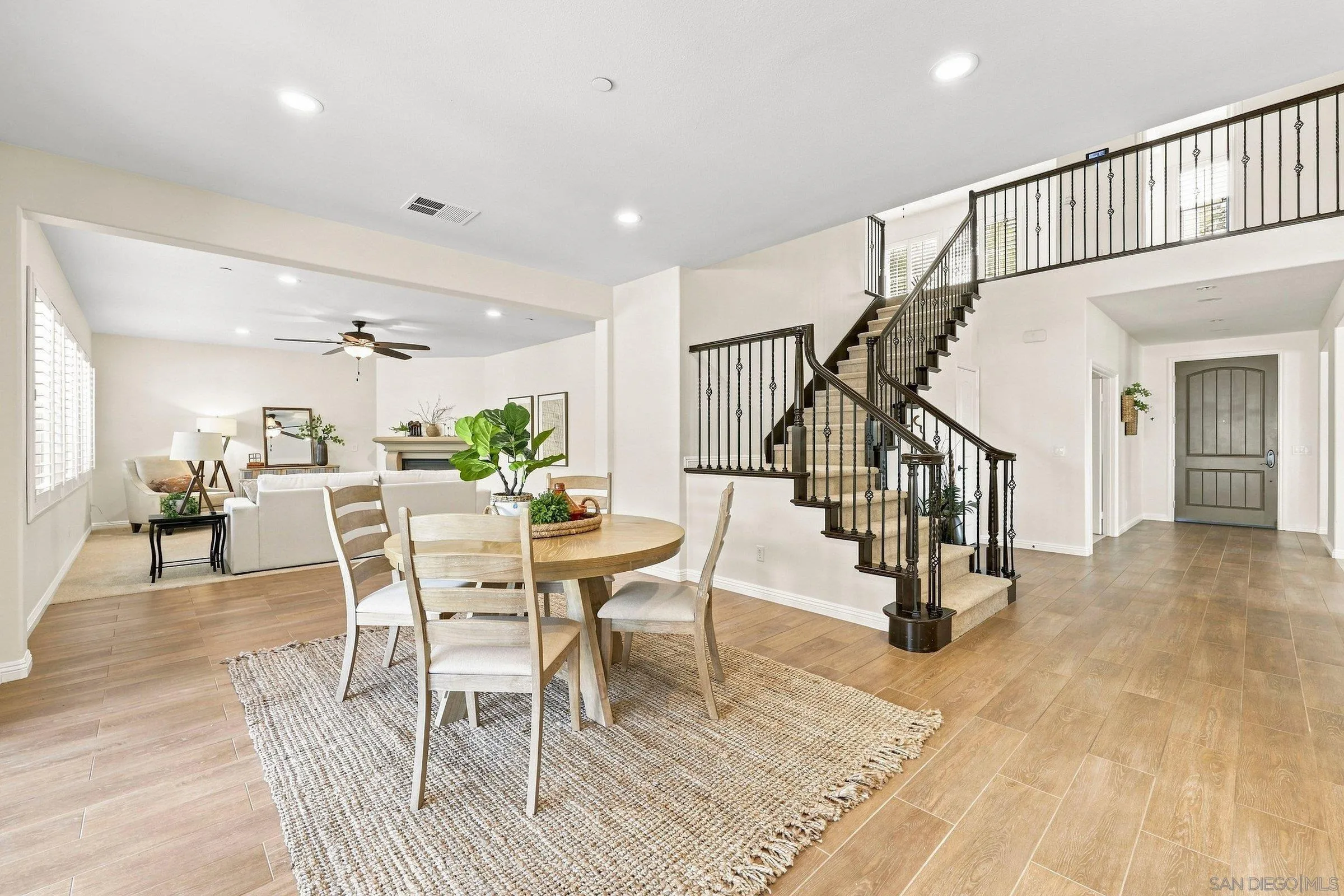 https://cdn.realtyfeed.com/cdn/127/260022835/5d638fc506c70e87c2f0e209ad03c3b9.webp