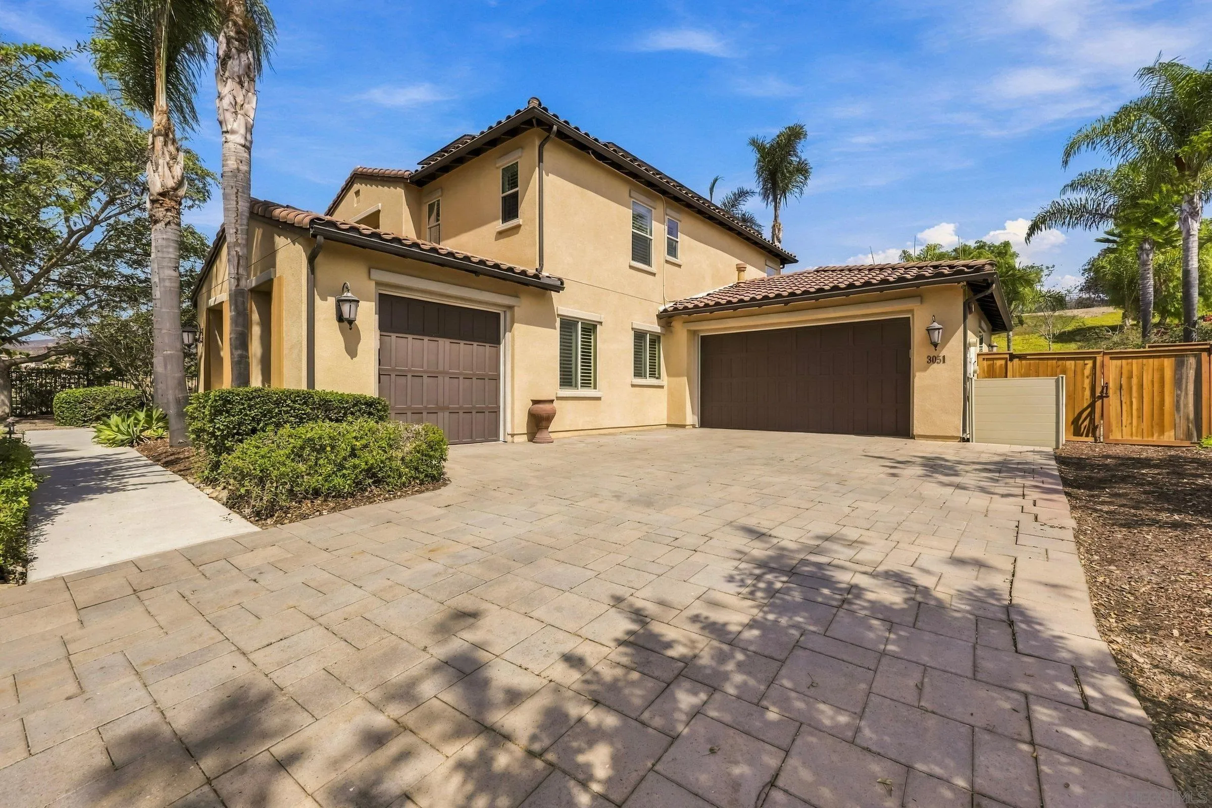 https://cdn.realtyfeed.com/cdn/127/260022835/760d07f52bc206bd6521406020edb0d0.webp