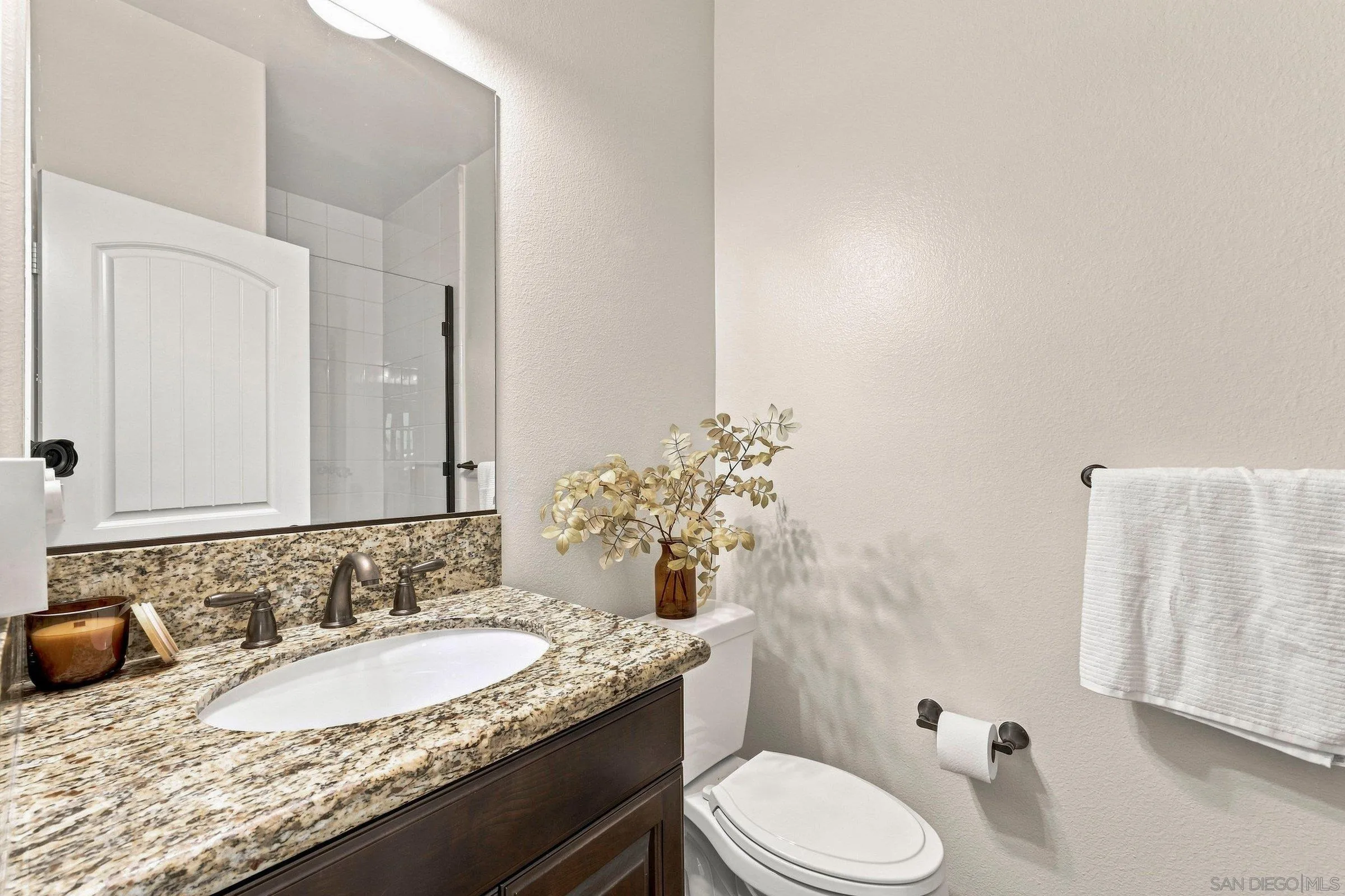 https://cdn.realtyfeed.com/cdn/127/260022835/cf45de60dcd25752ab66a8ef2012dfc0.webp