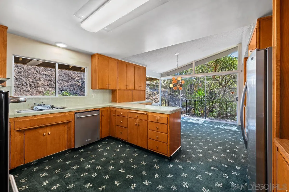 https://cdn.realtyfeed.com/cdn/127/260022837/3fd873f1ea88ca854c29b073acb5dcc1.webp
