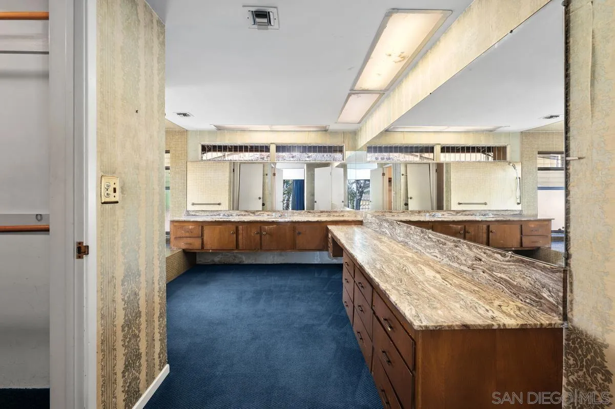 https://cdn.realtyfeed.com/cdn/127/260022837/bd4e9cd5696952900a824f09e61c7c05.webp