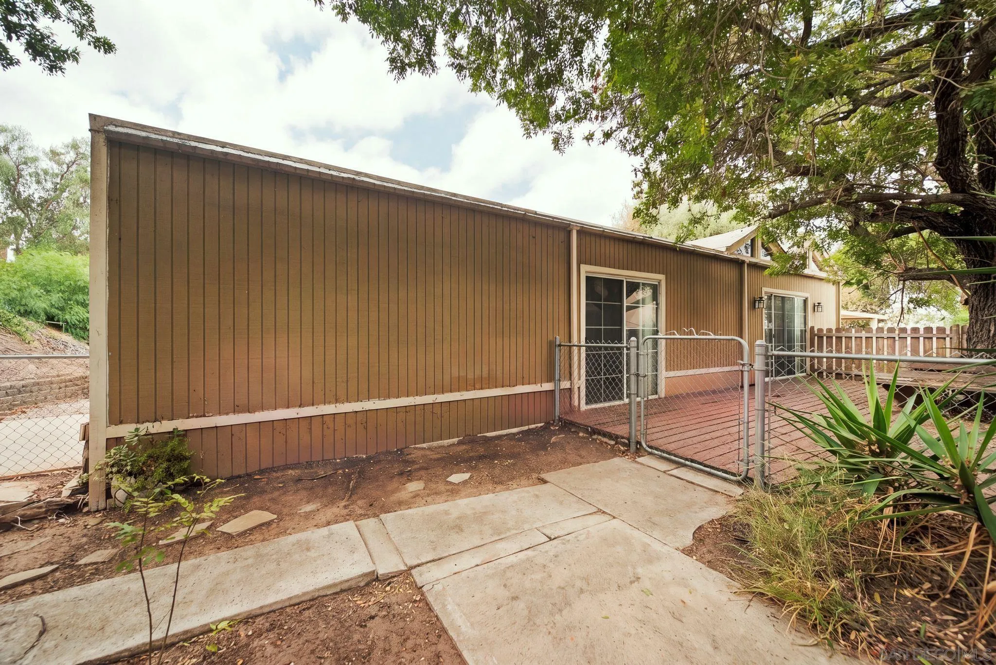 https://cdn.realtyfeed.com/cdn/127/260022840/34d70d26a4370dbe76d5b4932d28a999.webp