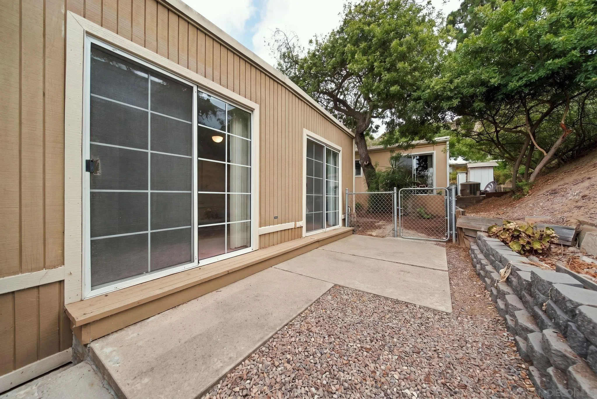 https://cdn.realtyfeed.com/cdn/127/260022840/4afc402fbef25a883e805a0617a02b2e.webp