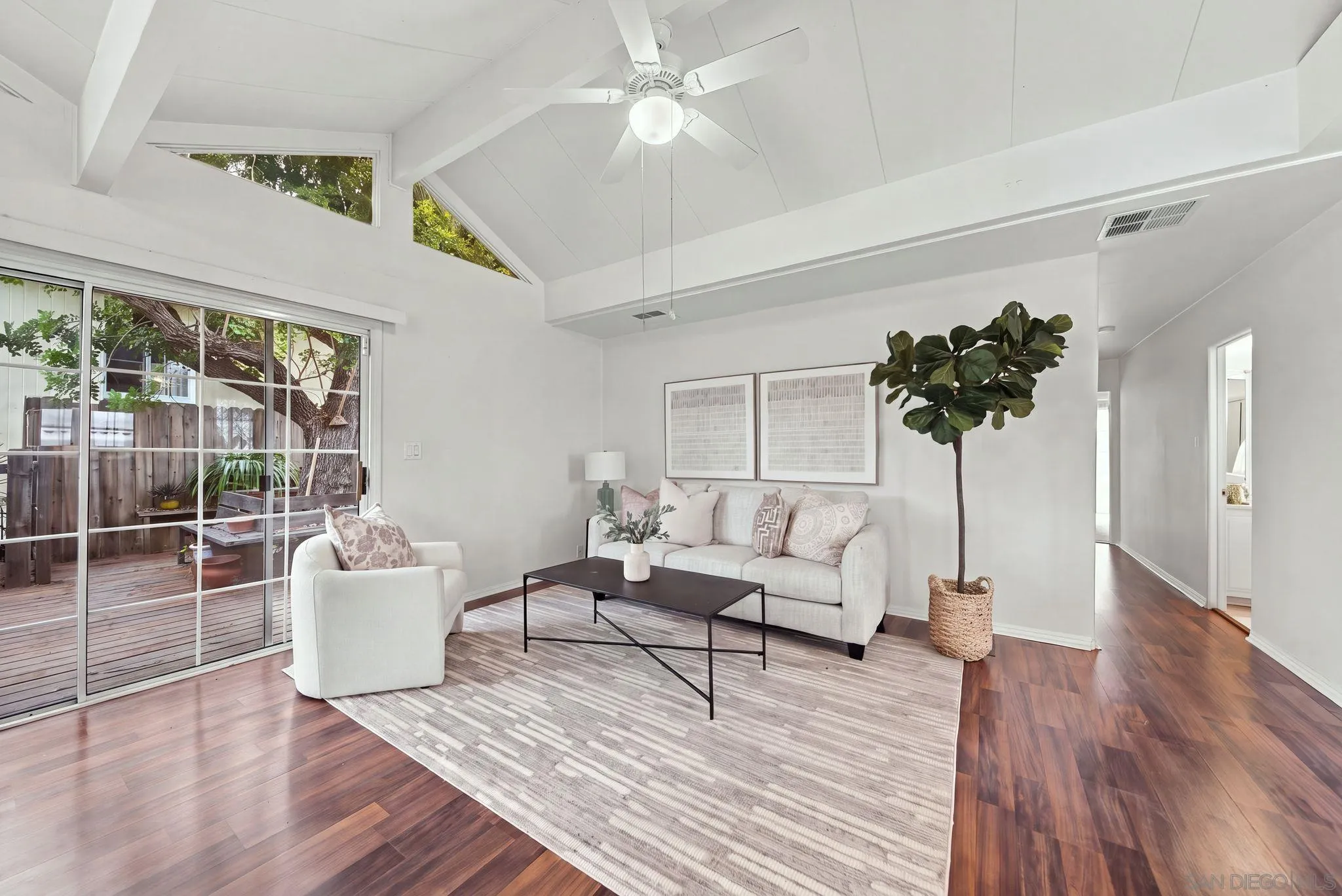 https://cdn.realtyfeed.com/cdn/127/260022840/9fae5285309c699a0e2df1b9d8ca7910.webp