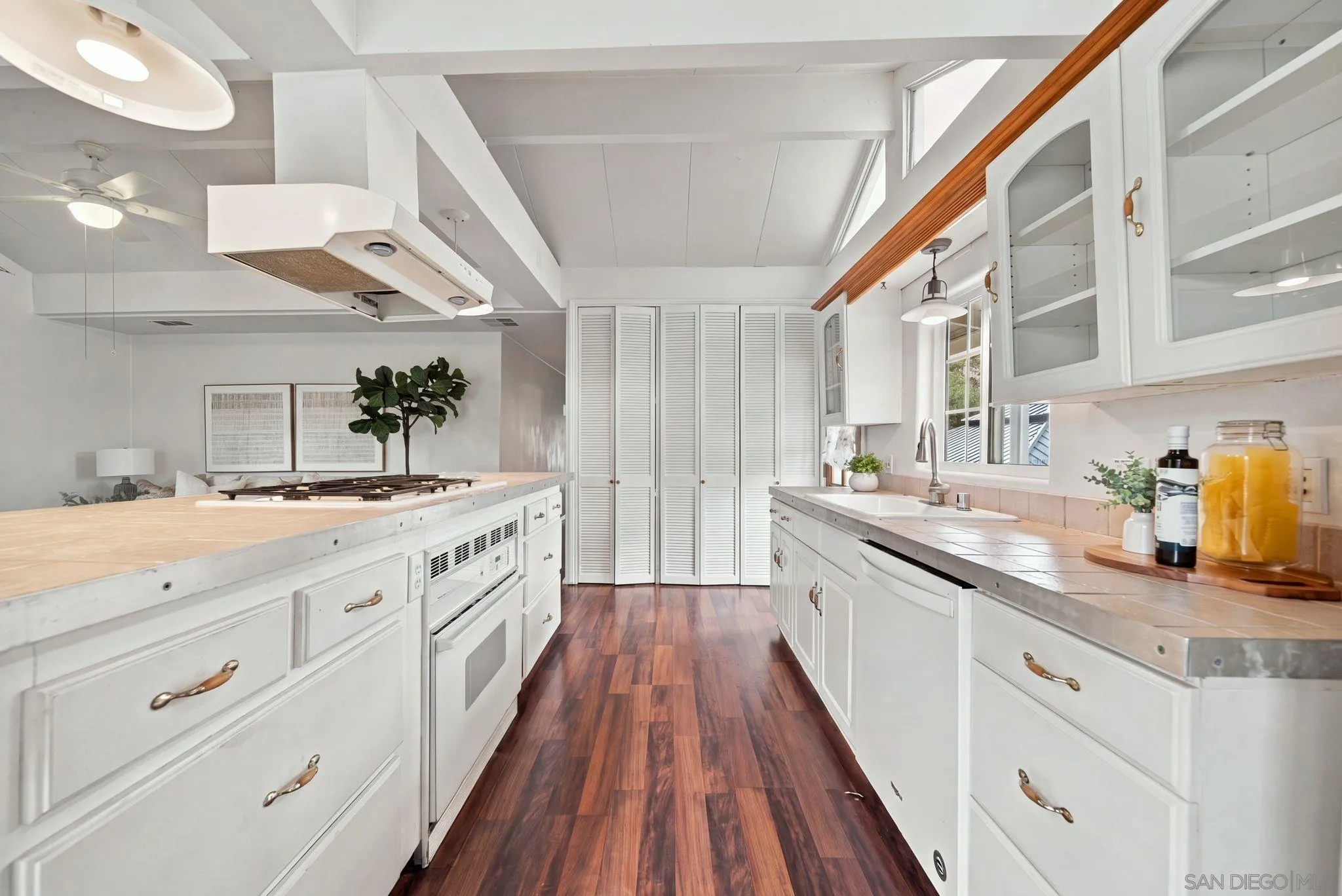 https://cdn.realtyfeed.com/cdn/127/260022840/c4482ffe566ab038946bf213f866d0cb.webp