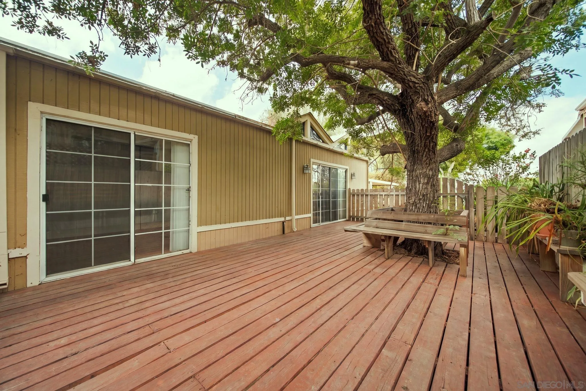 https://cdn.realtyfeed.com/cdn/127/260022840/d034106e48bb31c16f68e0ce3bfdddcd.webp