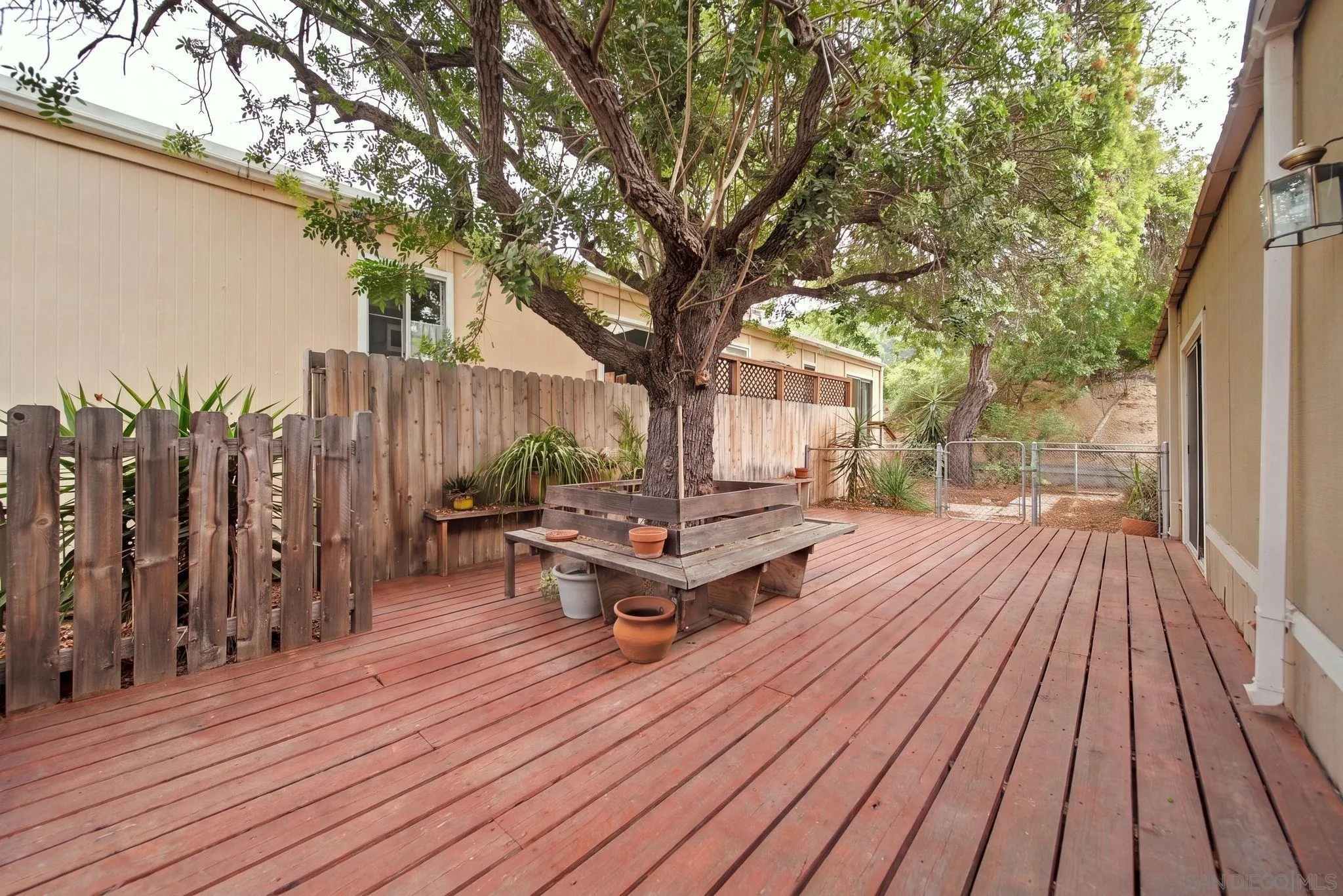 https://cdn.realtyfeed.com/cdn/127/260022840/ed97e601767174899d72063a8b767df0.webp