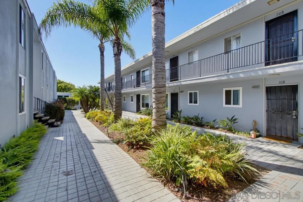 https://cdn.realtyfeed.com/cdn/127/260022841/088fe4eb2a8888a703e990d704da3af7.webp