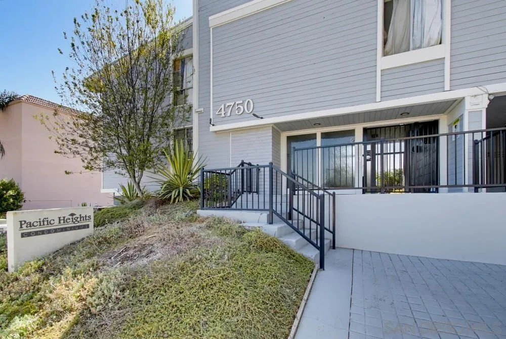 https://cdn.realtyfeed.com/cdn/127/260022841/0e67be12201e49a9f84a0c42d8e66268.webp