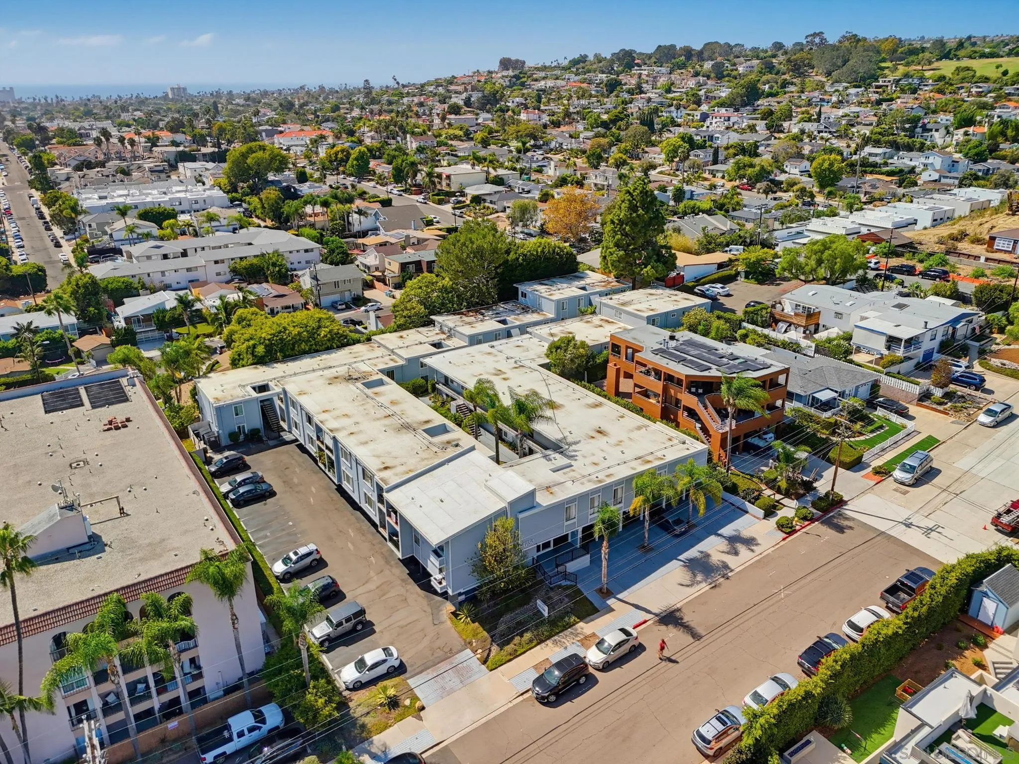 https://cdn.realtyfeed.com/cdn/127/260022841/a4d37fd38a97d7e59ae1193a3cada5c8.webp
