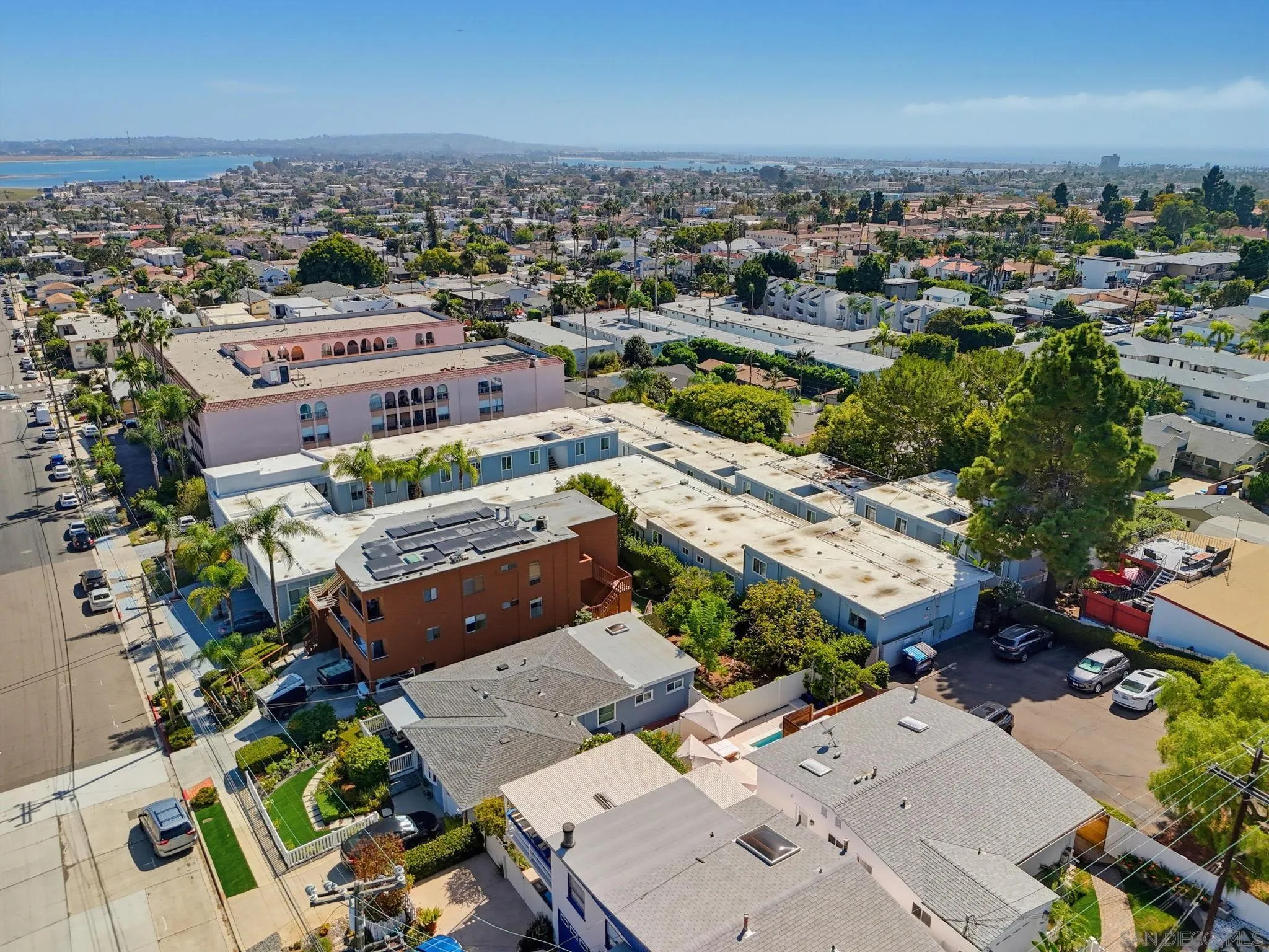 https://cdn.realtyfeed.com/cdn/127/260022841/f5ecb020833865ad1fcfa7296bc2d940.webp