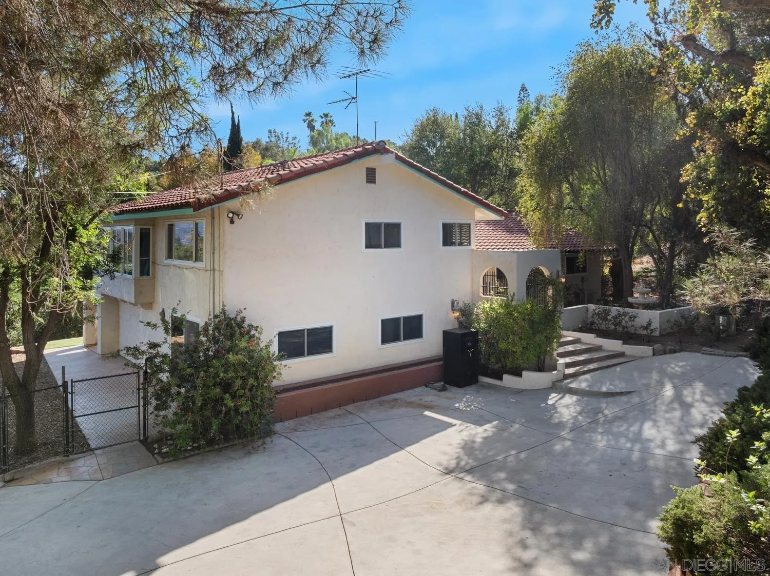 https://cdn.realtyfeed.com/cdn/127/260022843/2fb3500cfcf4ca8043e175b25702f4b1.webp
