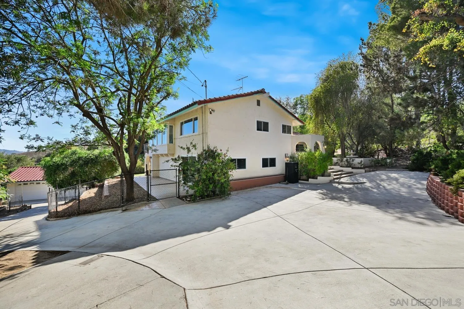 https://cdn.realtyfeed.com/cdn/127/260022843/46710d4f50533e77a5a77195a0ee8b43.webp
