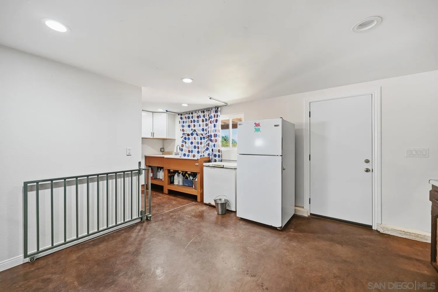 https://cdn.realtyfeed.com/cdn/127/260022843/91bbd8bde7e71bef262fc9b724200625.webp