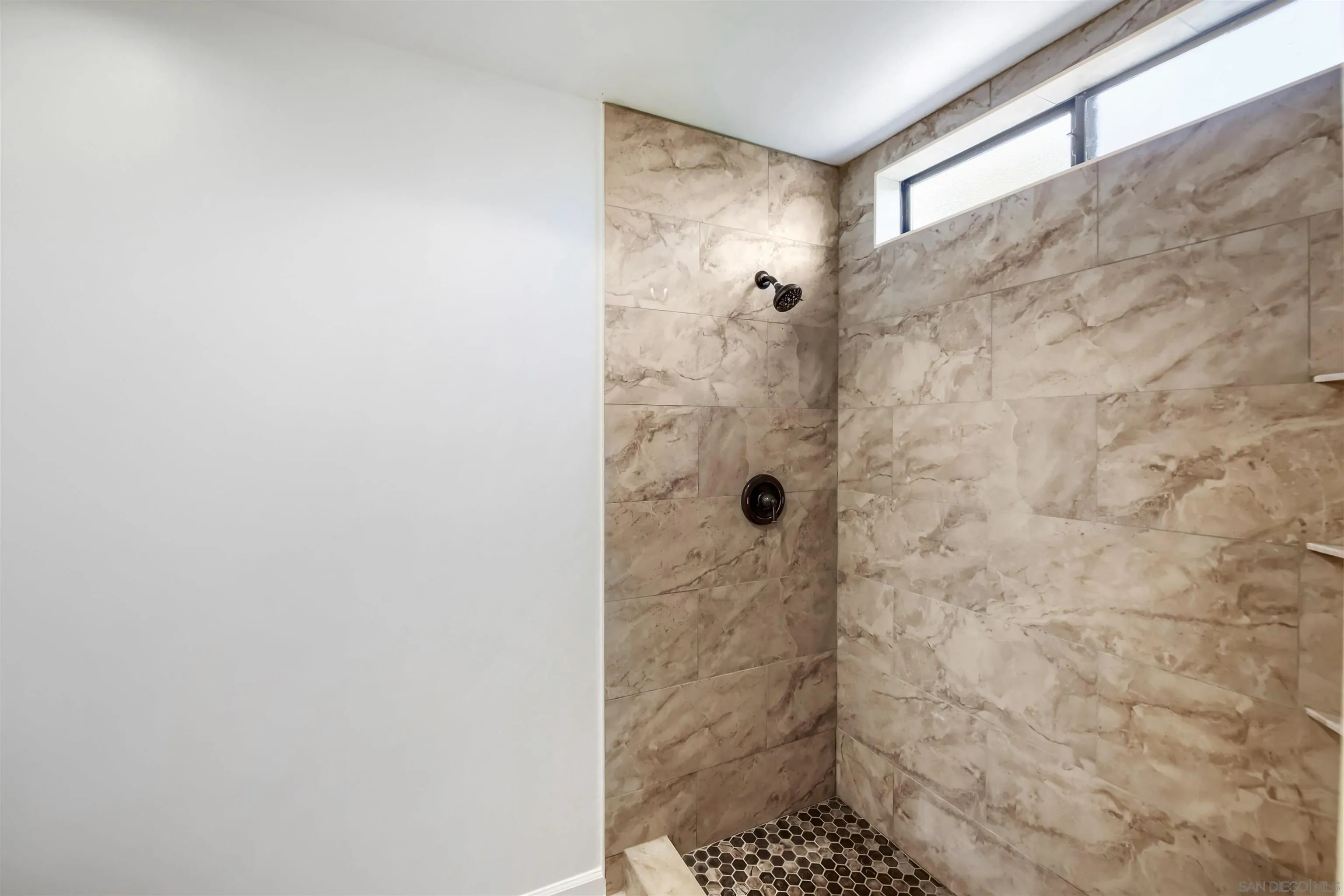 https://cdn.realtyfeed.com/cdn/127/260022844/0a698ff786bb6dc61ff45a1b176d3764.webp