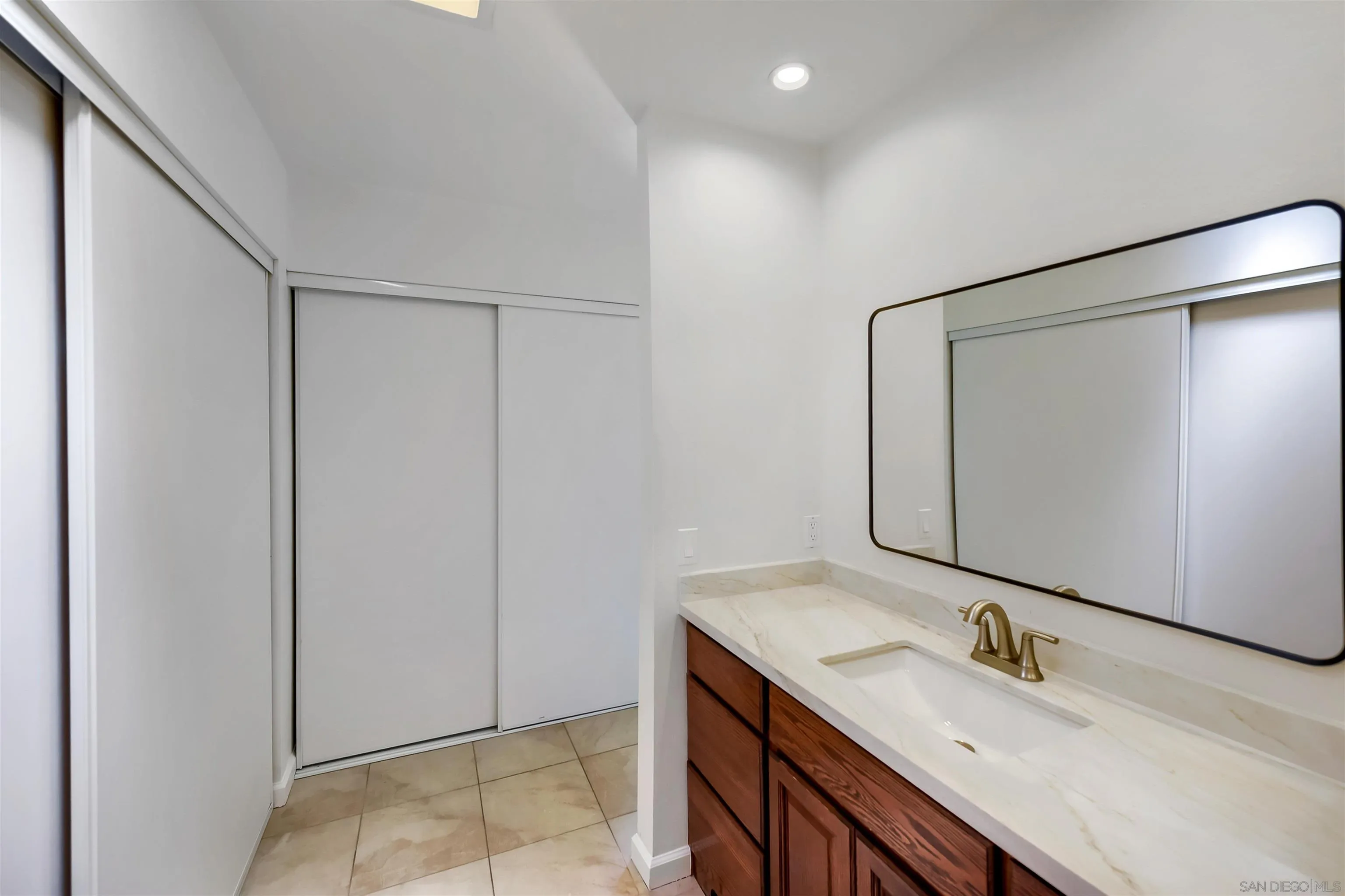 https://cdn.realtyfeed.com/cdn/127/260022844/7c5bf3b673df35354e3e8faa46566850.webp