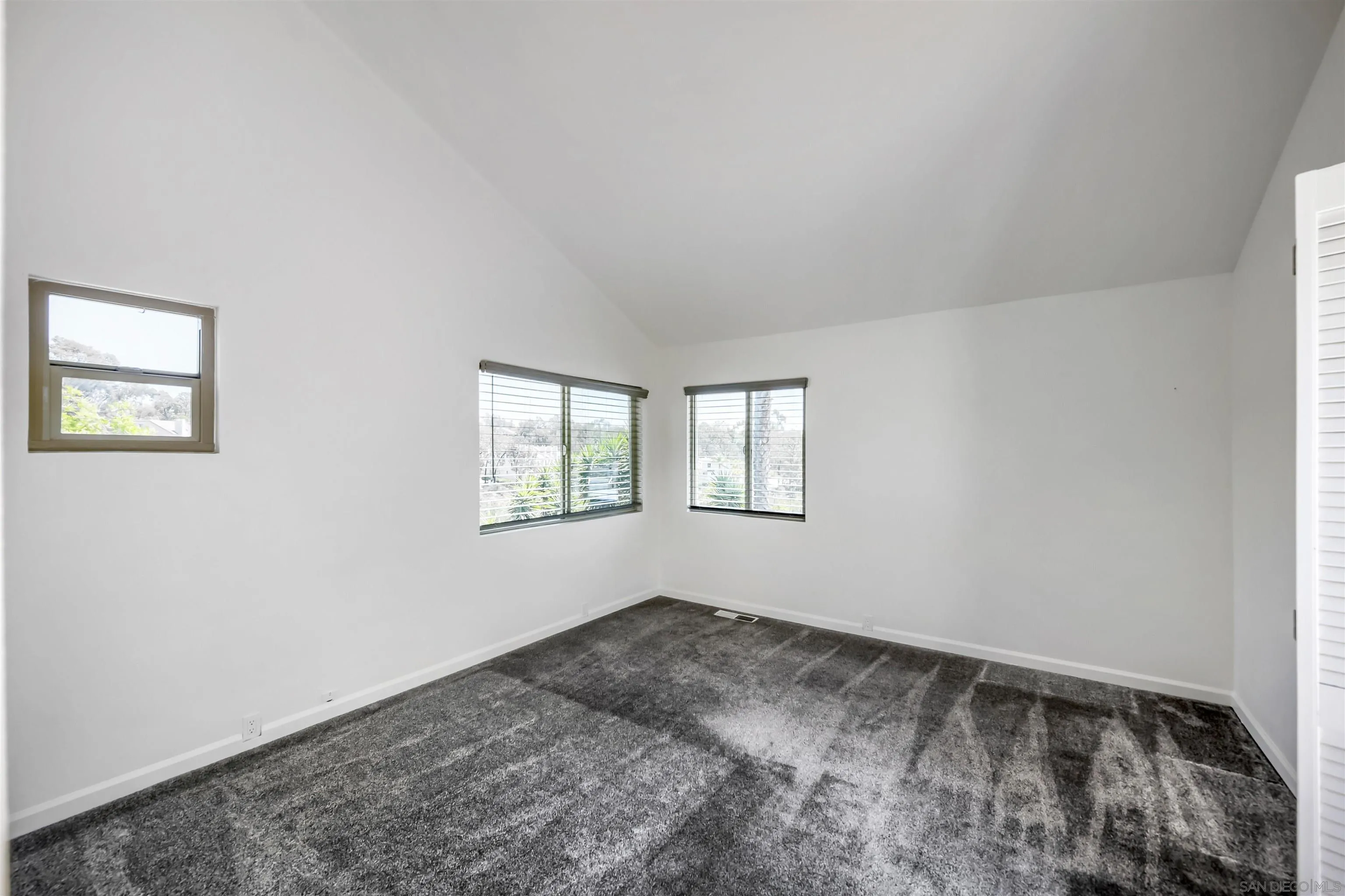 https://cdn.realtyfeed.com/cdn/127/260022844/d5f4d1f63aaae40edef0eceef3250f51.webp