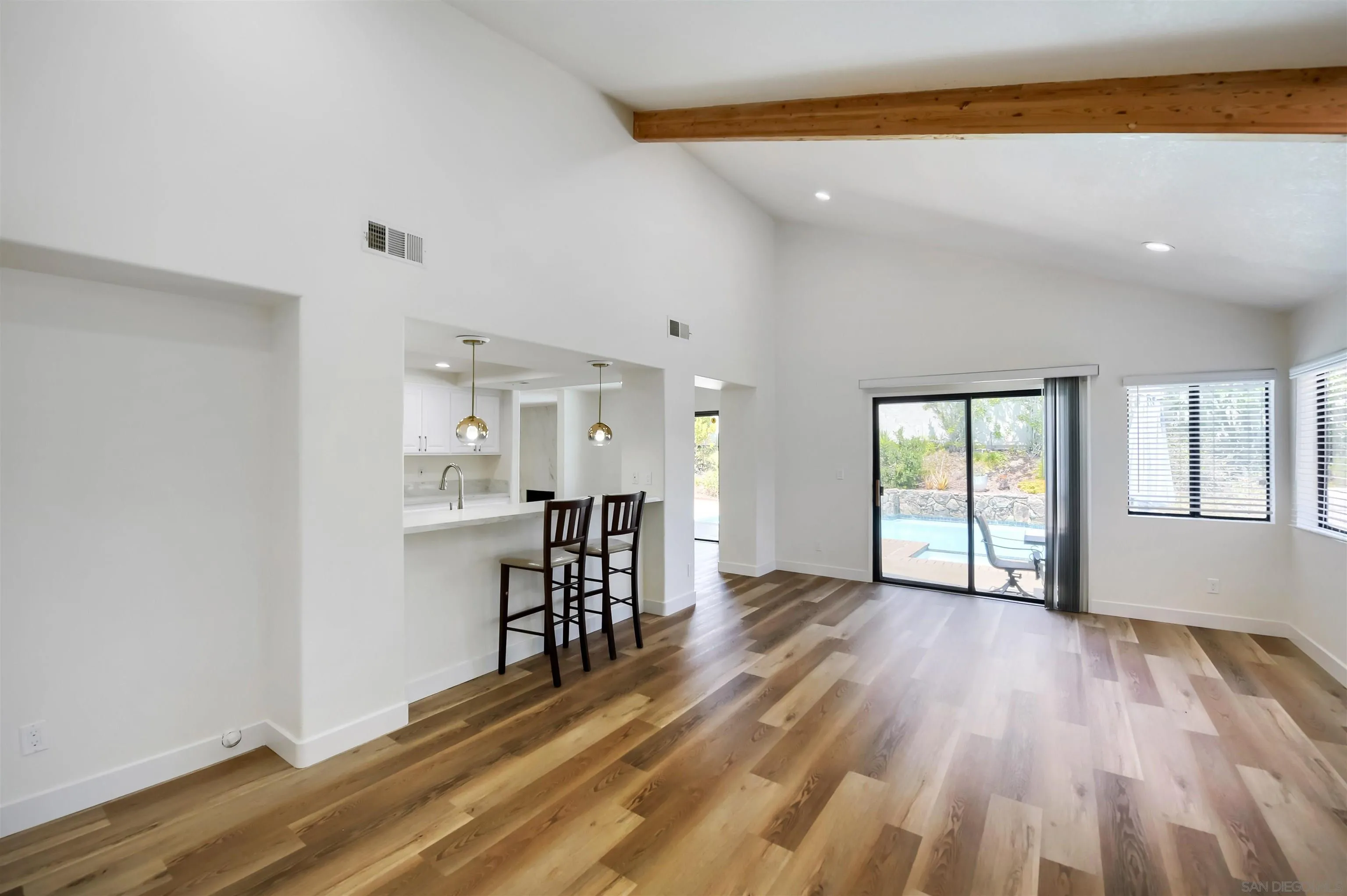 https://cdn.realtyfeed.com/cdn/127/260022844/dda7c8f81094f0e4e15d53bbe8b11d6c.webp