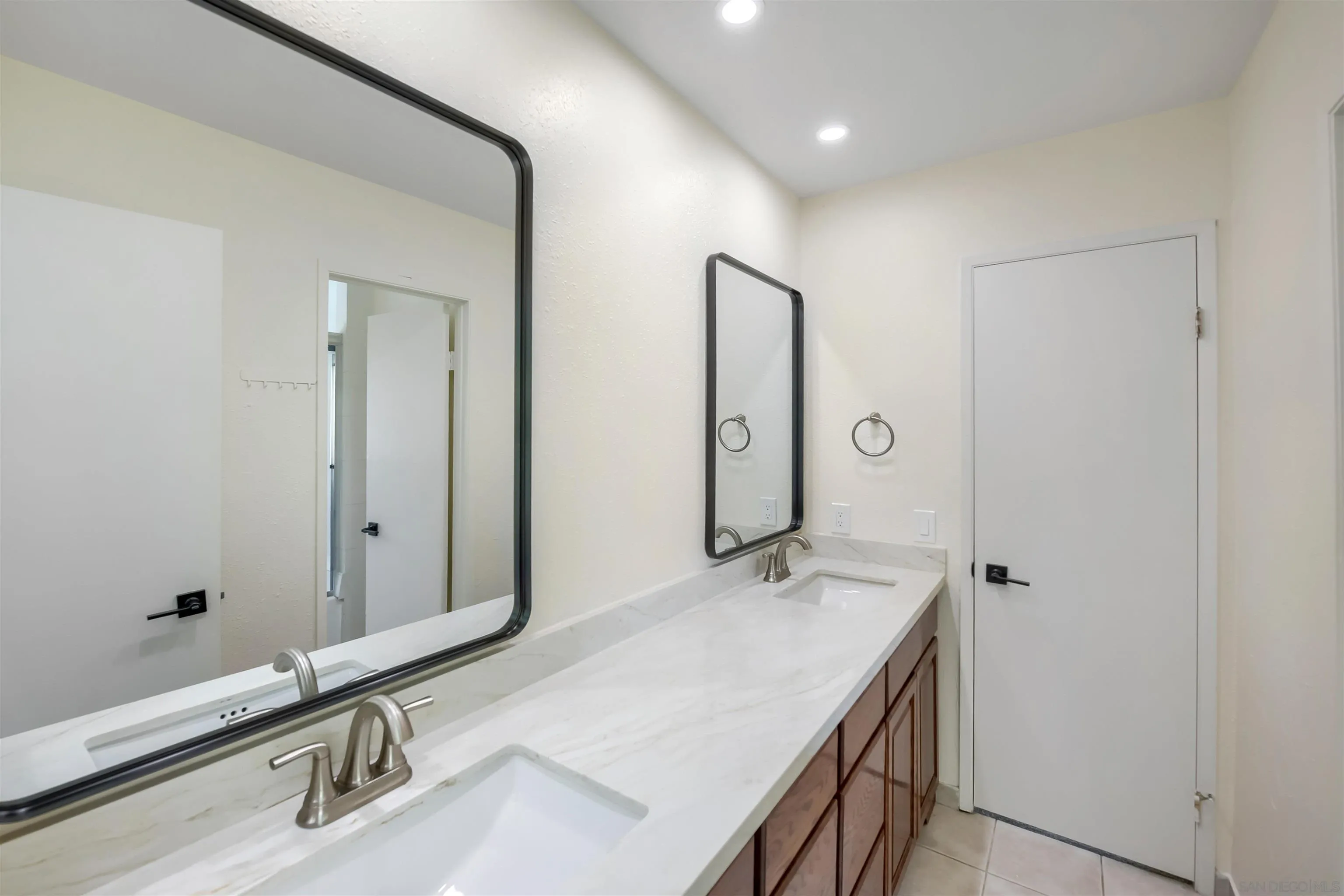 https://cdn.realtyfeed.com/cdn/127/260022844/fc7d1d67eb70162e805e4fc9af386ab3.webp