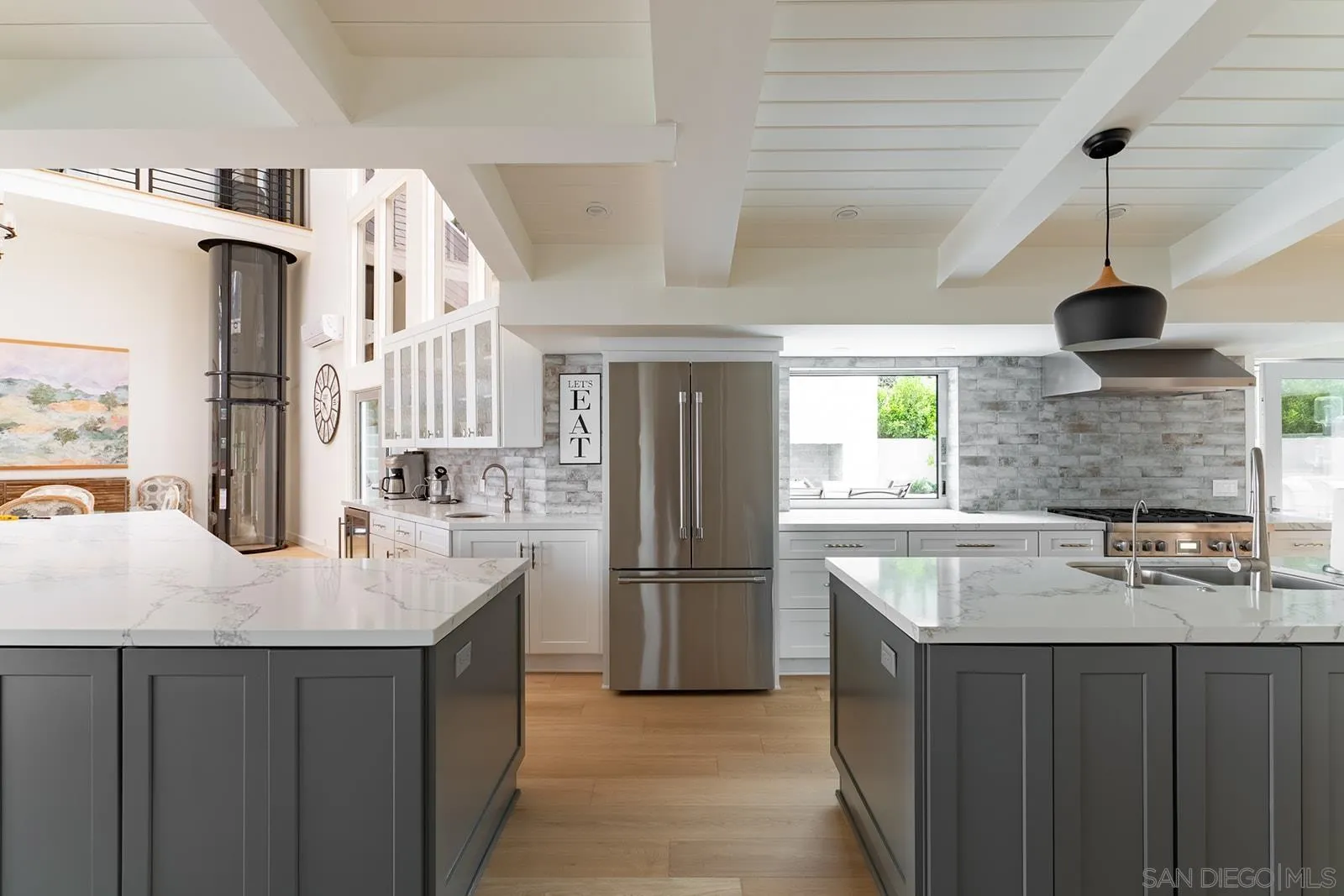 https://cdn.realtyfeed.com/cdn/127/260022846/823c554c136d0f26bb558dea6cf71a23.webp