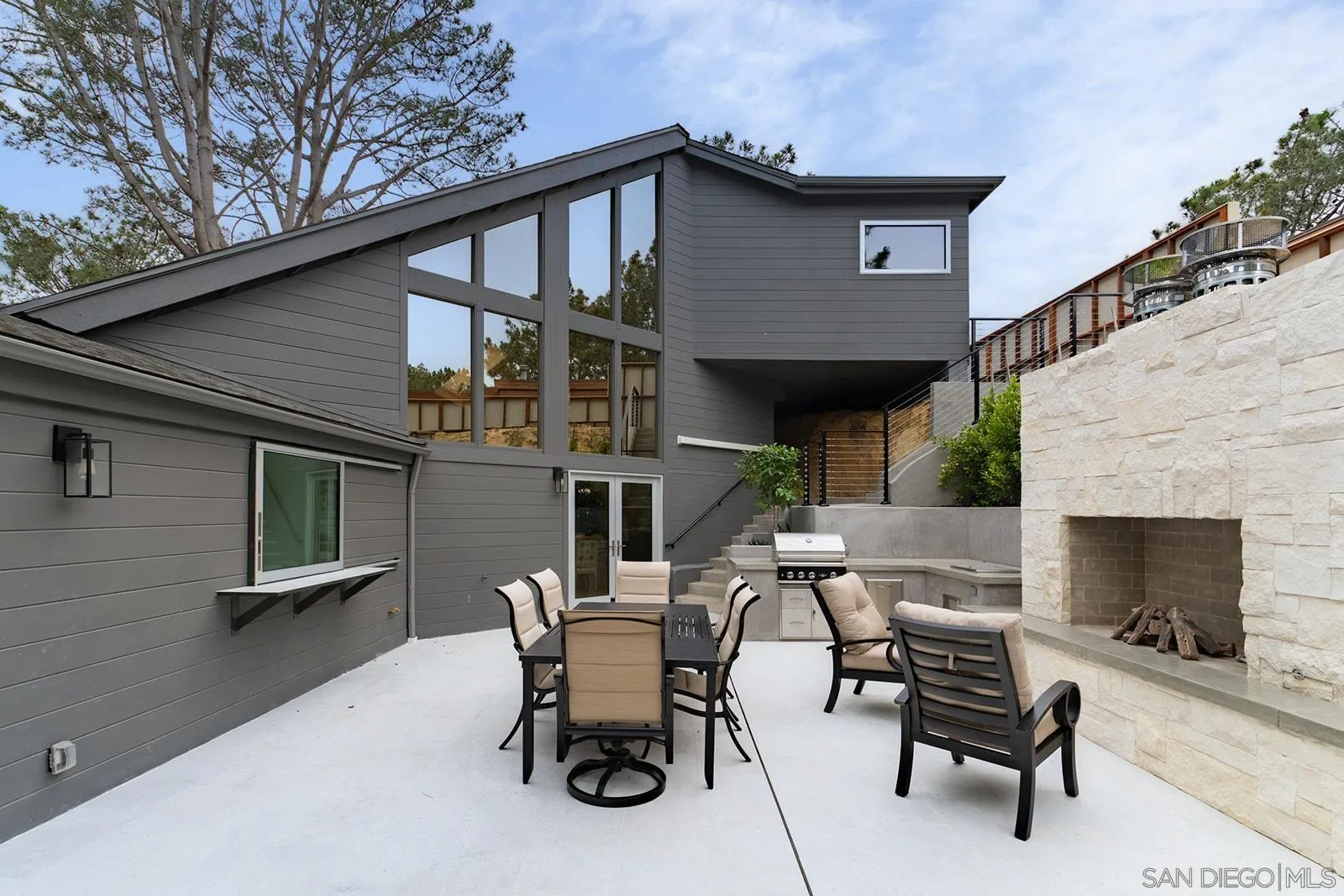 https://cdn.realtyfeed.com/cdn/127/260022846/a77f63fd8cb21b8280c9ed52bf202c01.webp