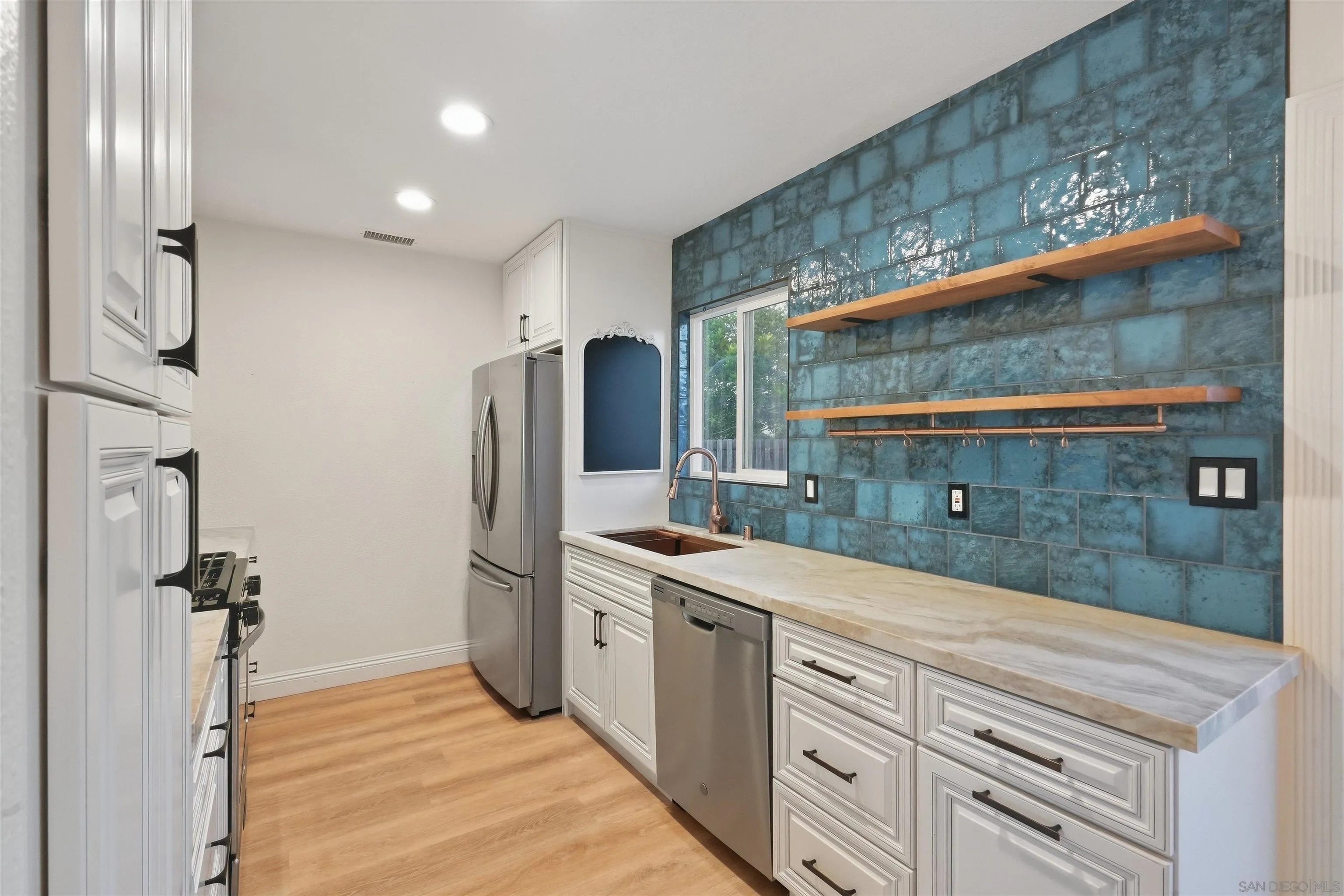 https://cdn.realtyfeed.com/cdn/127/260022847/0b72efe5e4bd951b8557a1d356bbcf10.webp