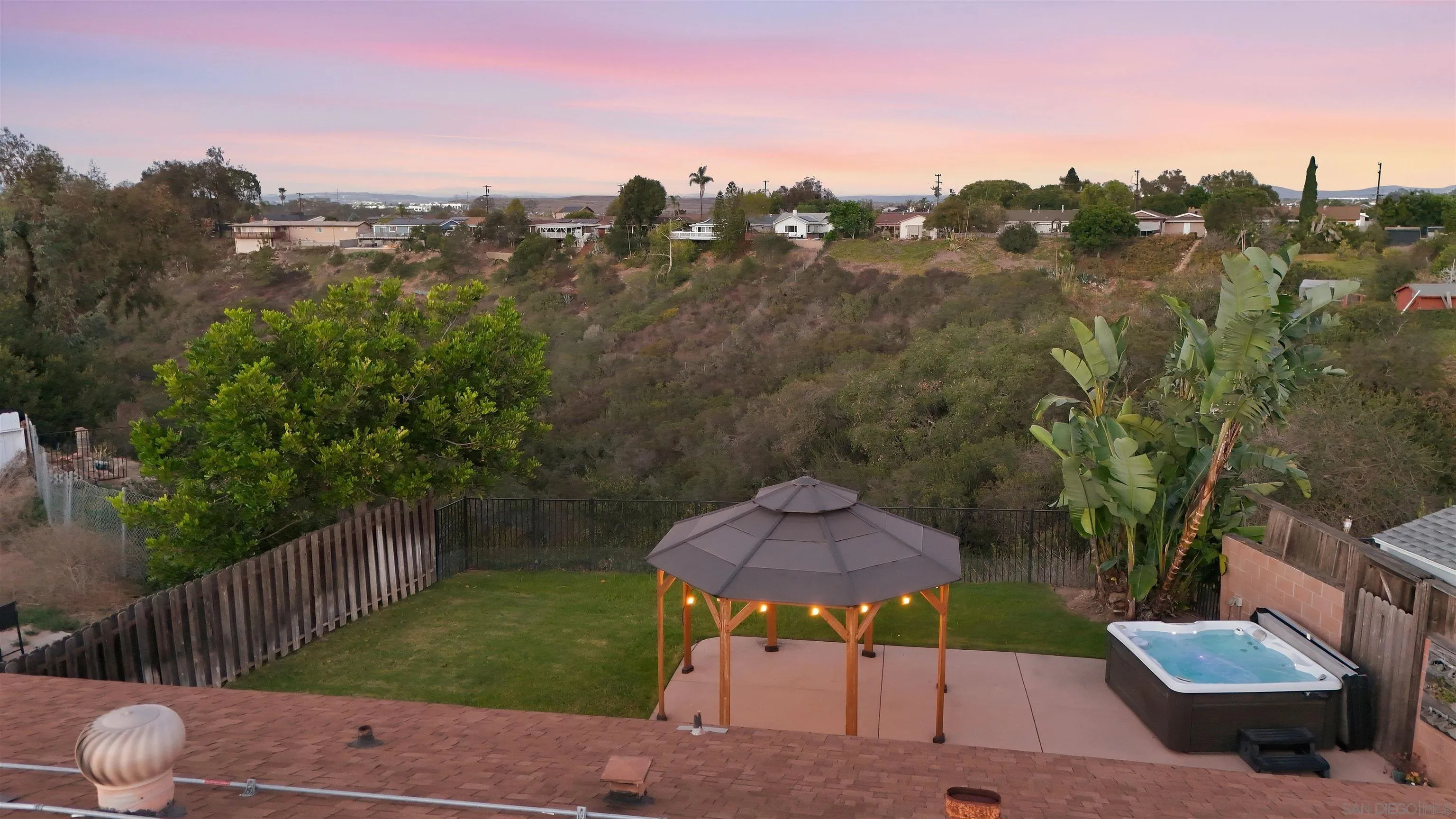 https://cdn.realtyfeed.com/cdn/127/260022847/102791012e9240f07dfbb28657d6a518.webp