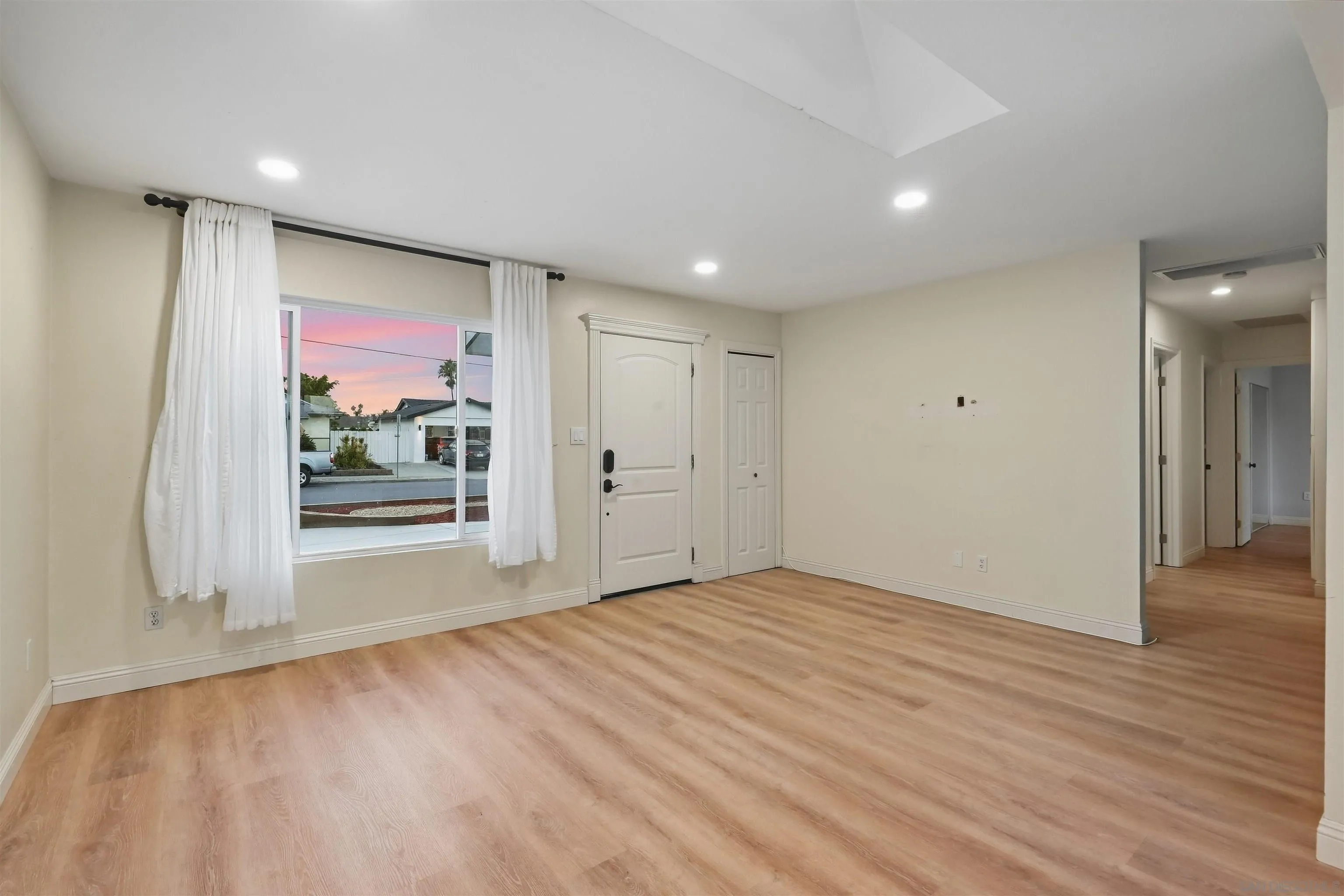https://cdn.realtyfeed.com/cdn/127/260022847/609d6718307a98549d7d776e37a32f0c.webp