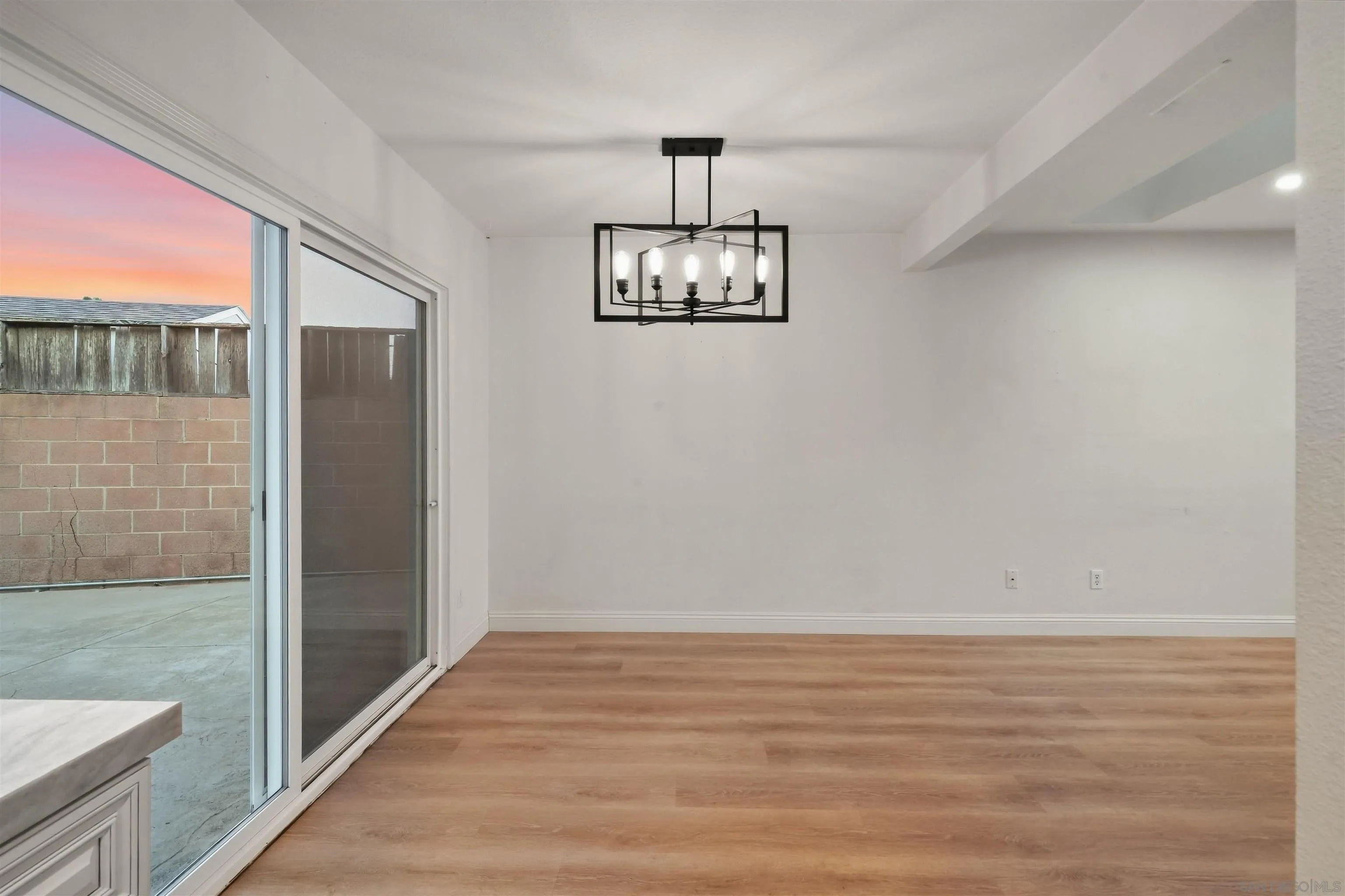 https://cdn.realtyfeed.com/cdn/127/260022847/cb040223f75c66d6b9f4344ec16bcb38.webp
