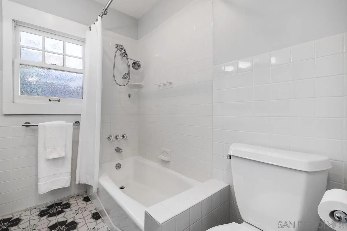 https://cdn.realtyfeed.com/cdn/127/260022850/bad1ee0466e2ebe46d942453a8778480.webp