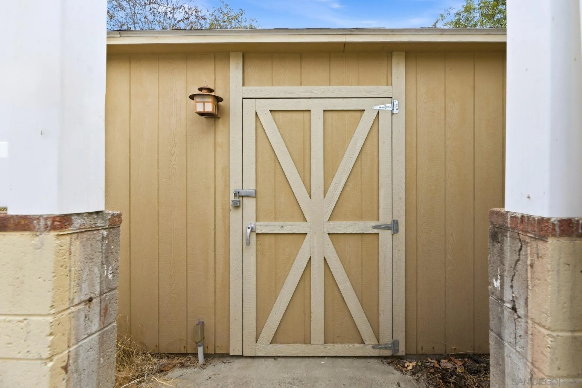 https://cdn.realtyfeed.com/cdn/127/260022851/502f5a1cfaaf3fa628b3f510f0ffd867.webp