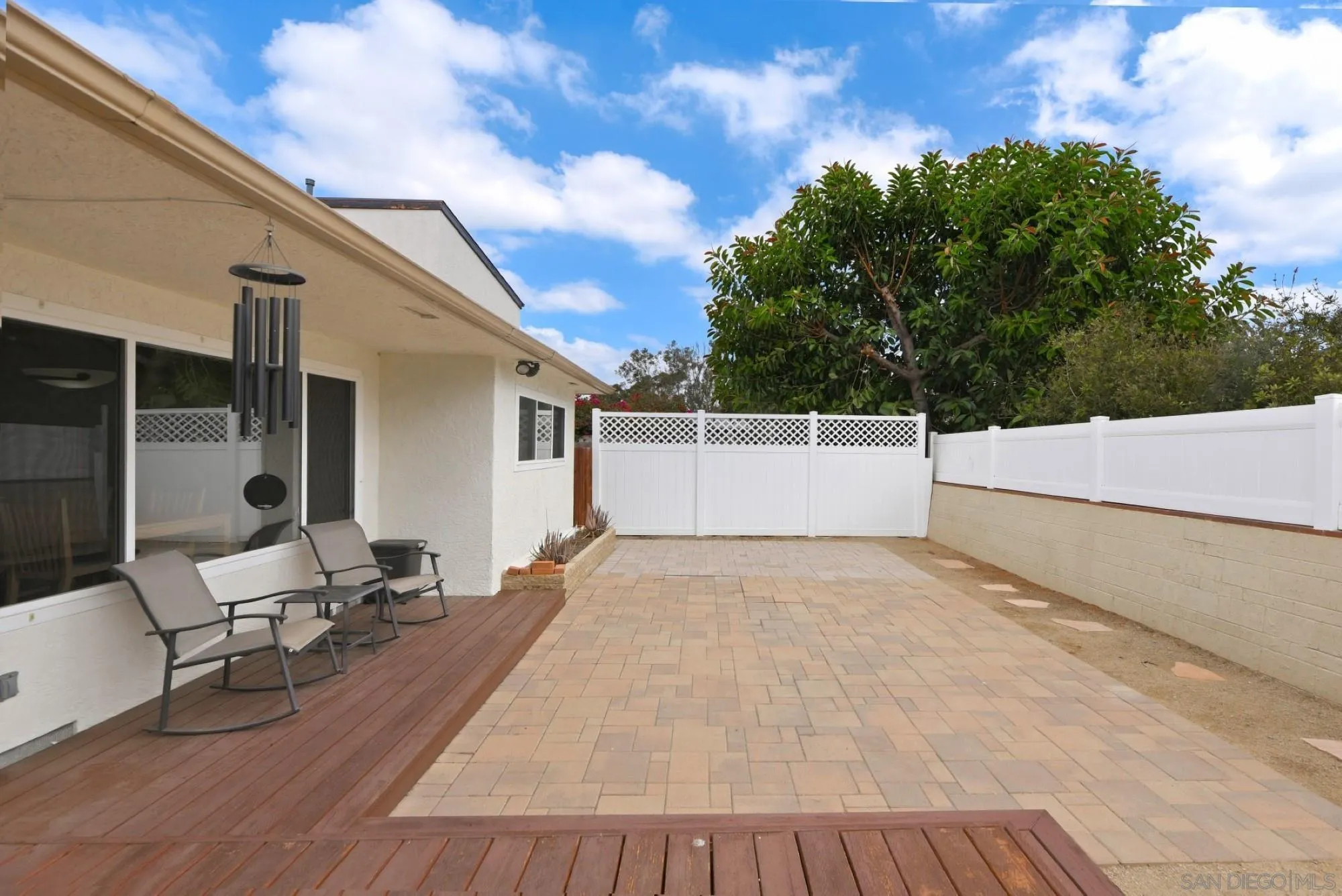 https://cdn.realtyfeed.com/cdn/127/260022851/8f34db95caaf2aa8f3d0478d982a5e43.webp