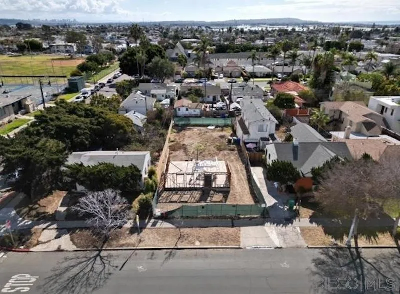 https://cdn.realtyfeed.com/cdn/127/260022853/e9109bdca79cd3125061000e9857d897.webp