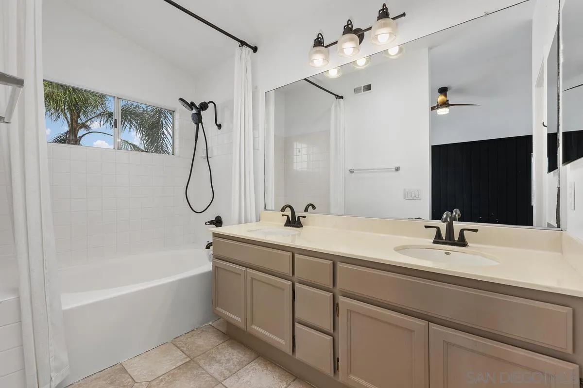 https://cdn.realtyfeed.com/cdn/127/260022854/2d65253c05cc18ebd98d7688d599567c.webp