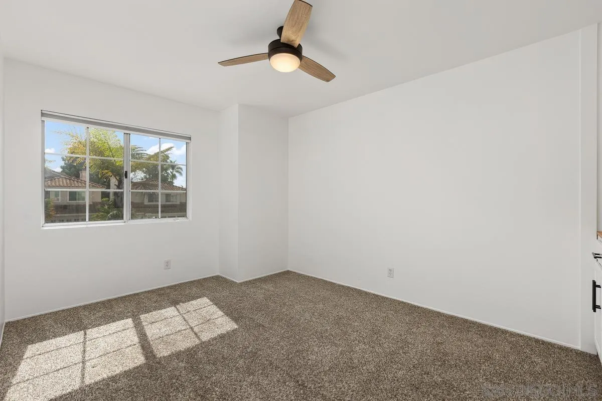 https://cdn.realtyfeed.com/cdn/127/260022854/385e1f907341484d69404b7fa5bd68cf.webp