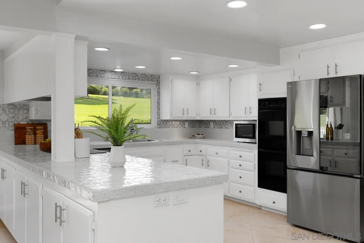 https://cdn.realtyfeed.com/cdn/127/260022856/0e7a4387789da96a8442454a4be75710.webp