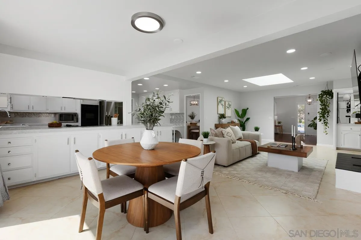https://cdn.realtyfeed.com/cdn/127/260022856/1fddbf13513d796c85d4f697161d1c16.webp