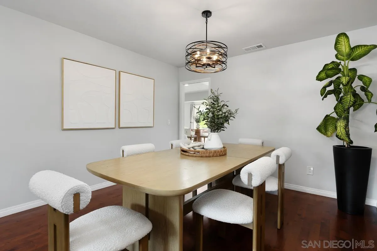 https://cdn.realtyfeed.com/cdn/127/260022856/720a4e2d560dfbfac178b77eaf64b8cb.webp