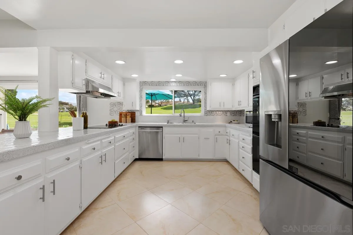 https://cdn.realtyfeed.com/cdn/127/260022856/abd69afacb9c04f9e00099f85eecba87.webp