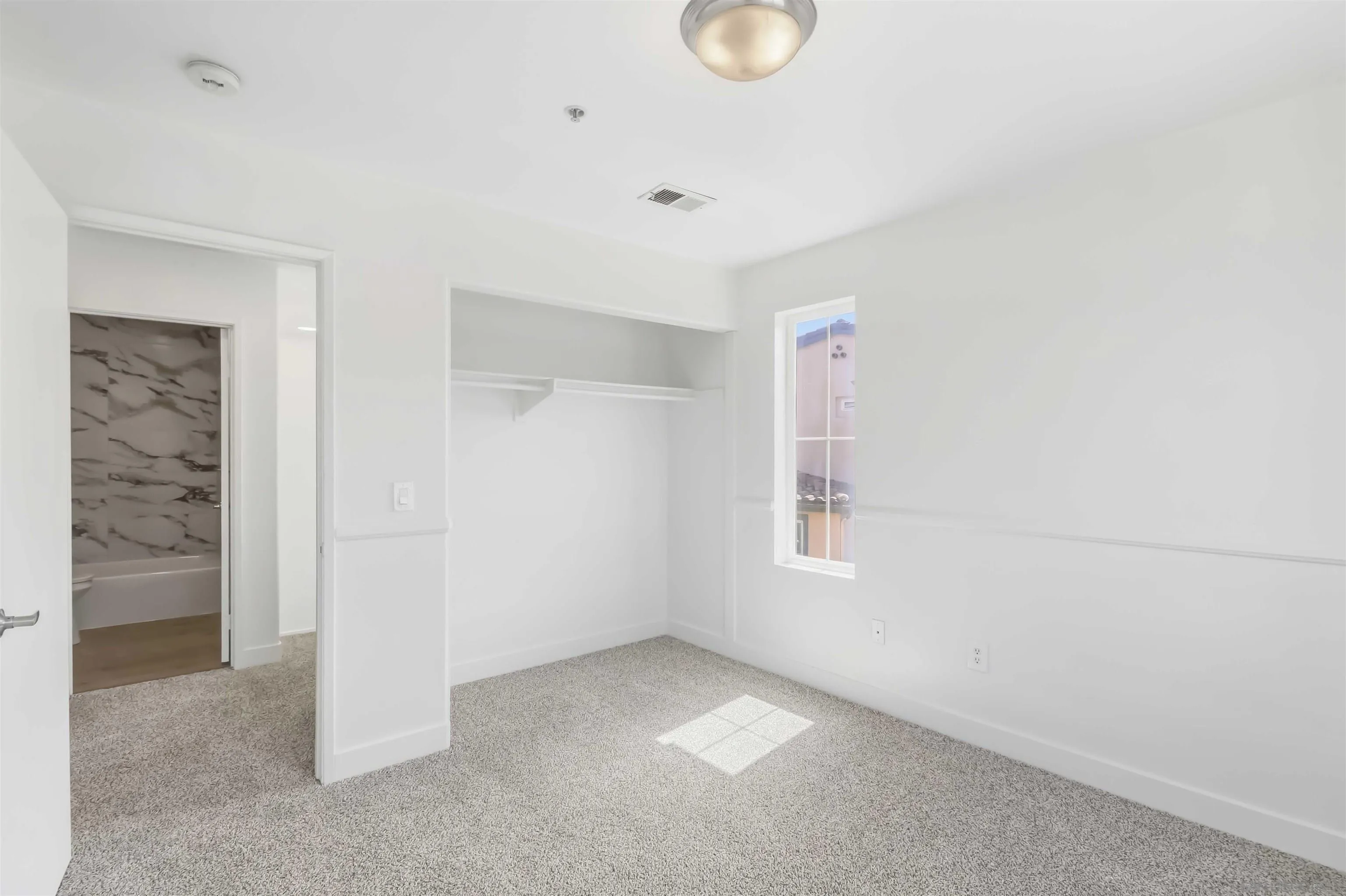 https://cdn.realtyfeed.com/cdn/127/260022857/28178f7d26854604d789c269a04cee80.webp