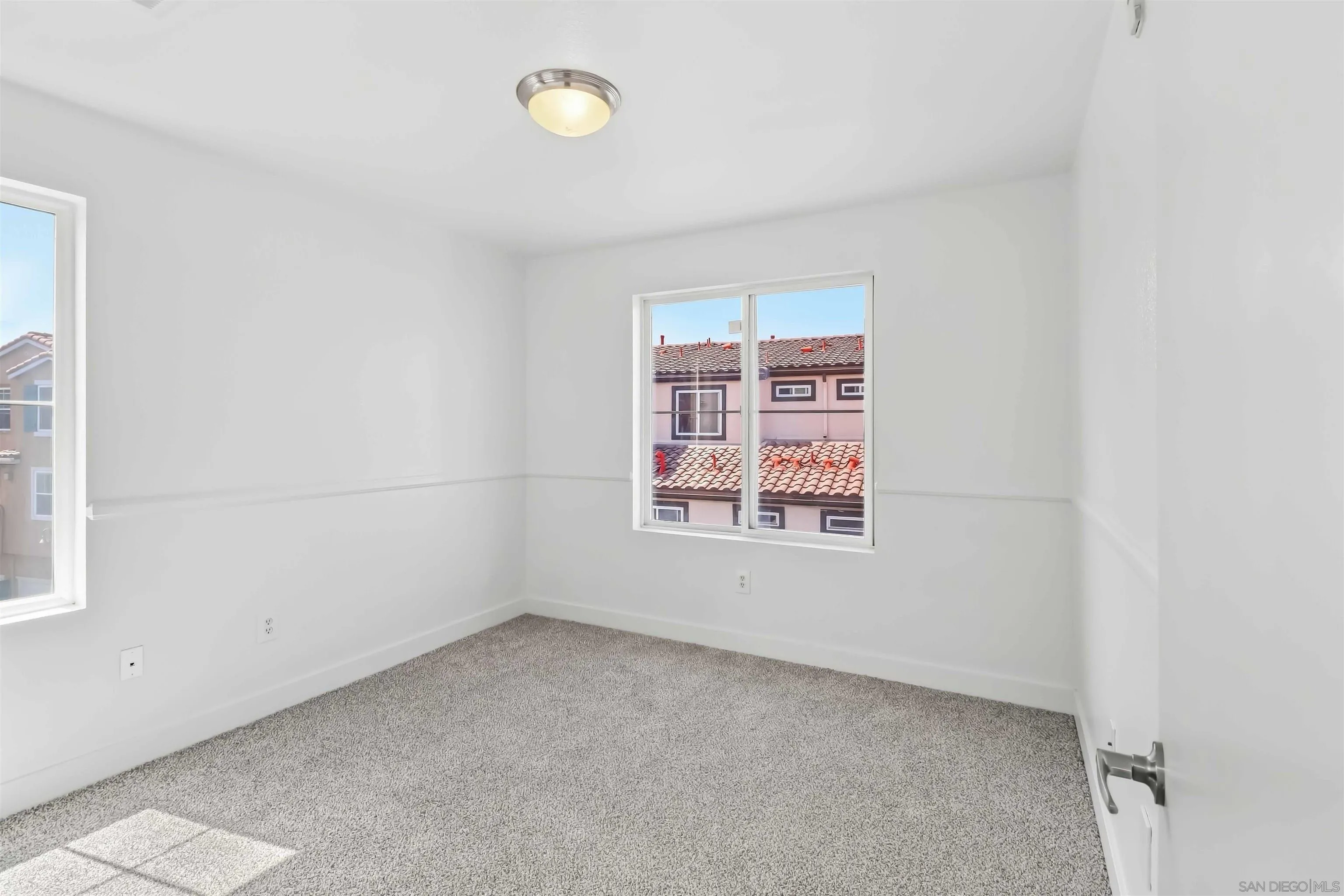 https://cdn.realtyfeed.com/cdn/127/260022857/4615dd2bddca3ef7d065c4009c5e81b1.webp