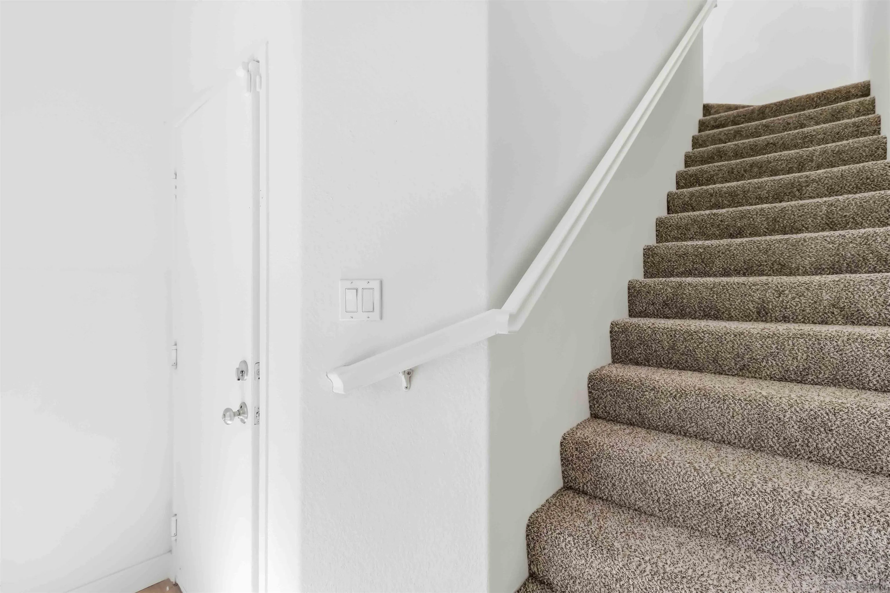 https://cdn.realtyfeed.com/cdn/127/260022857/6abf9b7c32fb101a6b4c40ba06153fce.webp