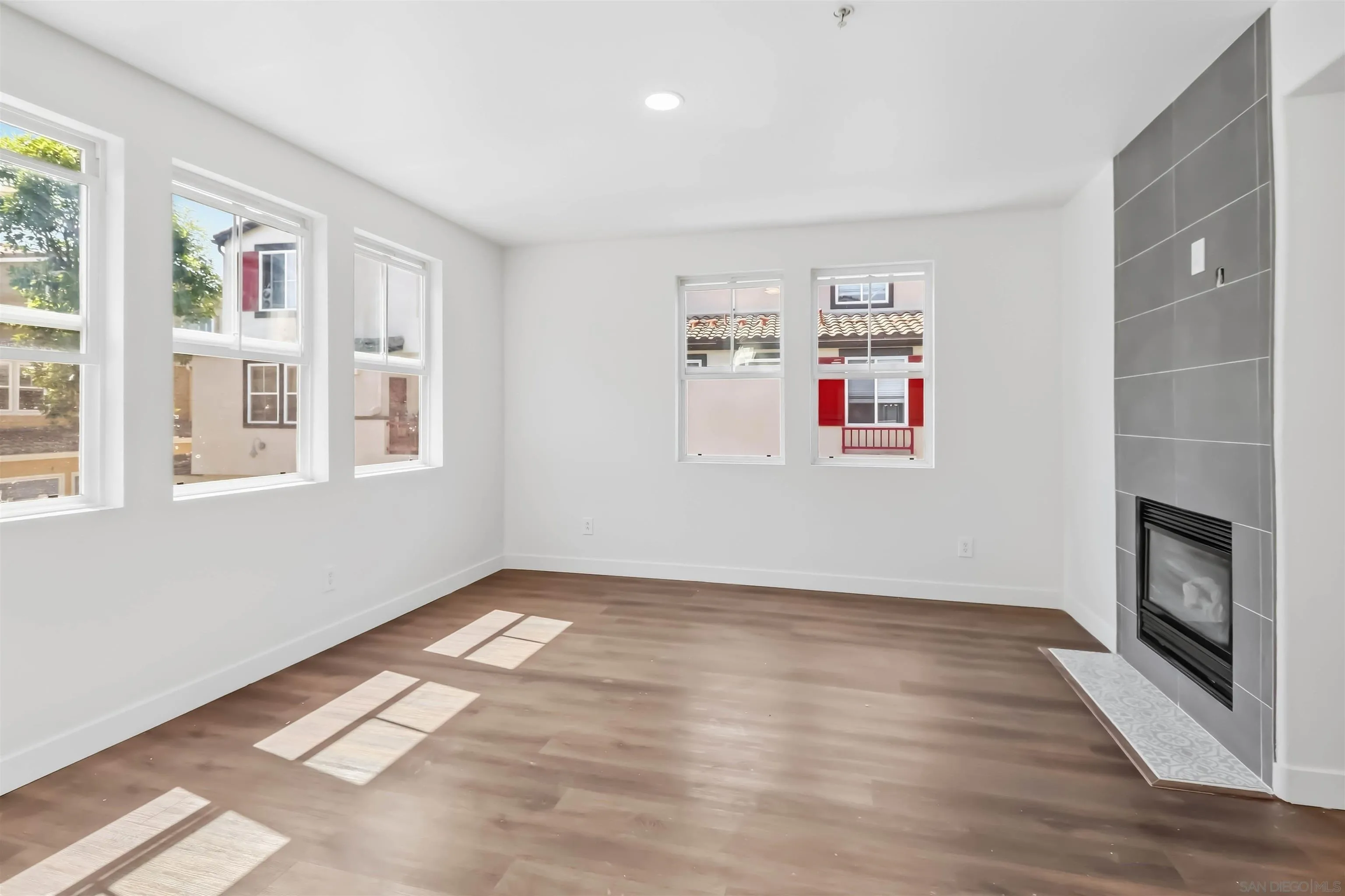 https://cdn.realtyfeed.com/cdn/127/260022857/78afe639b34cb99bea64c28d50ab9f8b.webp