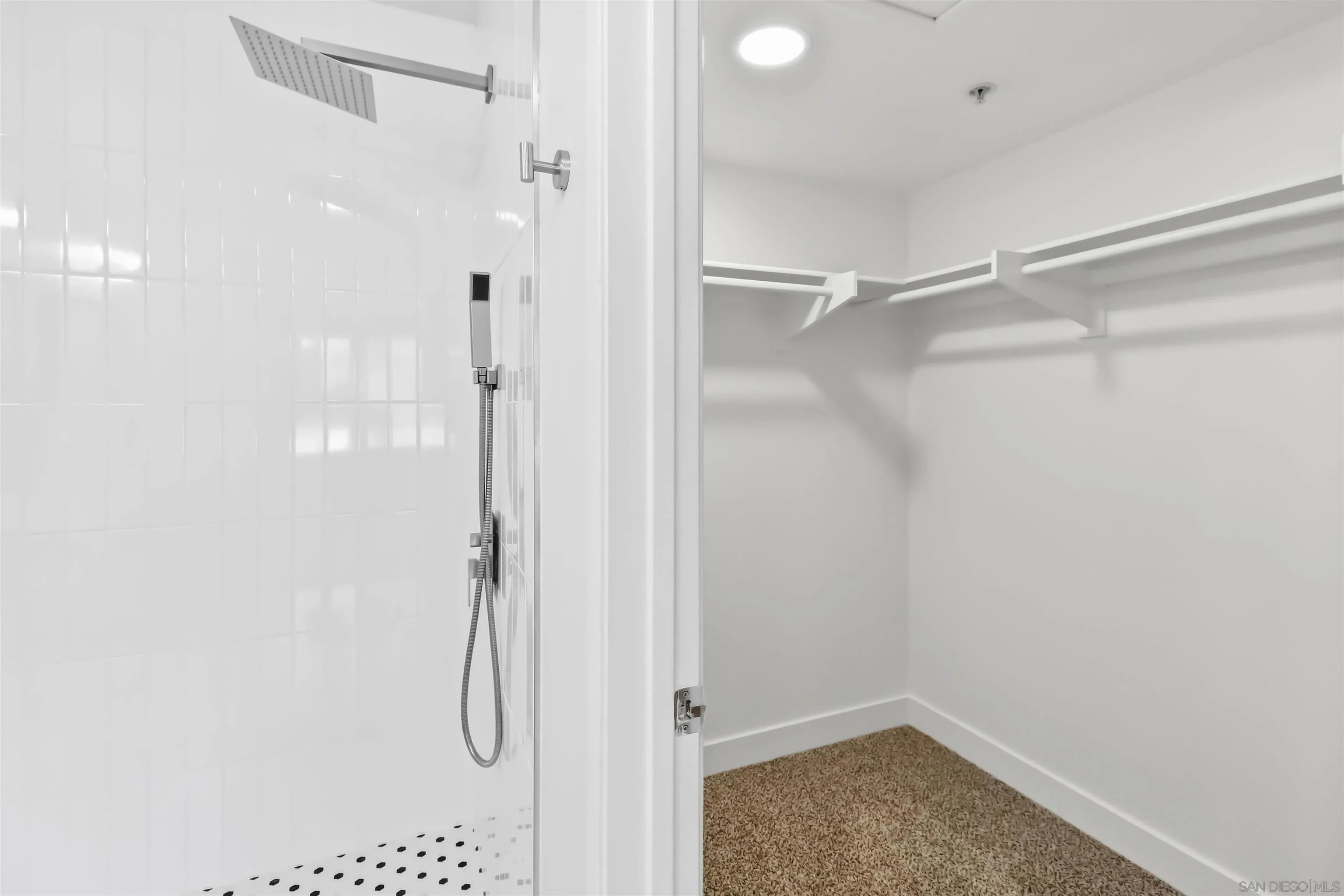 https://cdn.realtyfeed.com/cdn/127/260022857/8f1637e9d865103a2d518b6ef2ae8937.webp