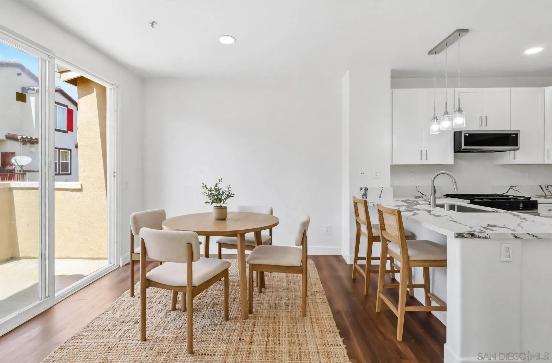 https://cdn.realtyfeed.com/cdn/127/260022857/9ad875edf87ecf0f375bd5a2a58393e7.webp