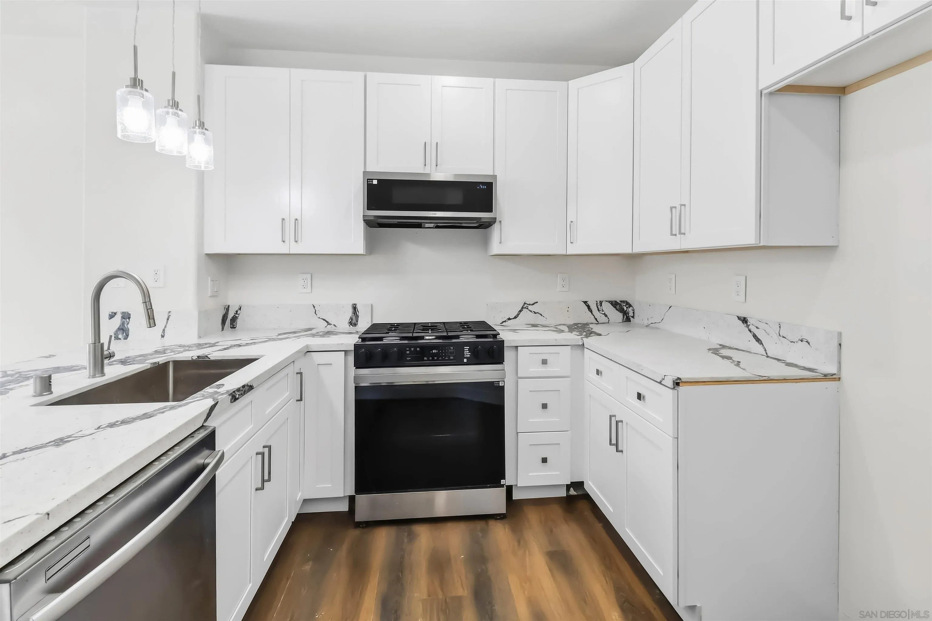 https://cdn.realtyfeed.com/cdn/127/260022857/a1ab65d631e5b9dc29667395cea919ff.webp