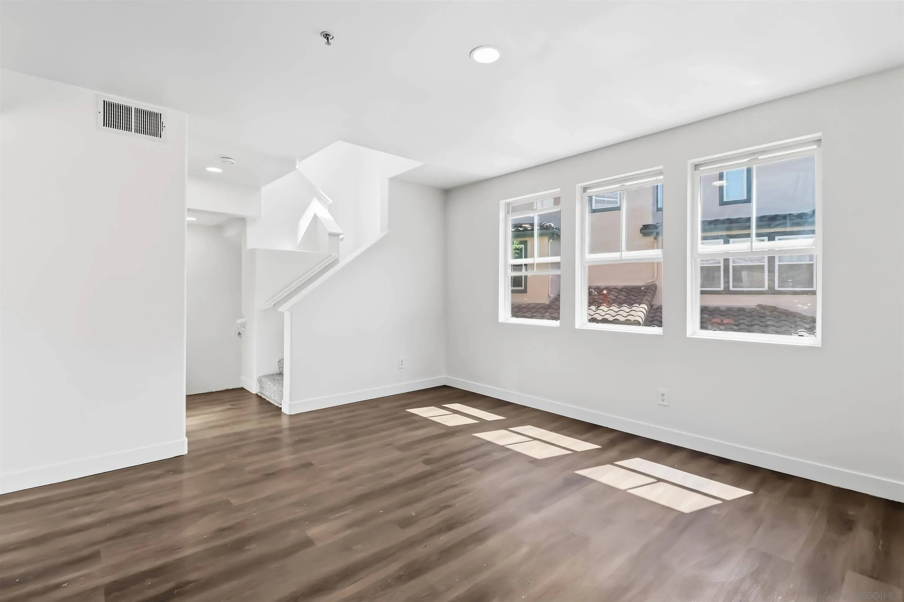 https://cdn.realtyfeed.com/cdn/127/260022857/a20504e2b509320bb92443f61457f0e4.webp